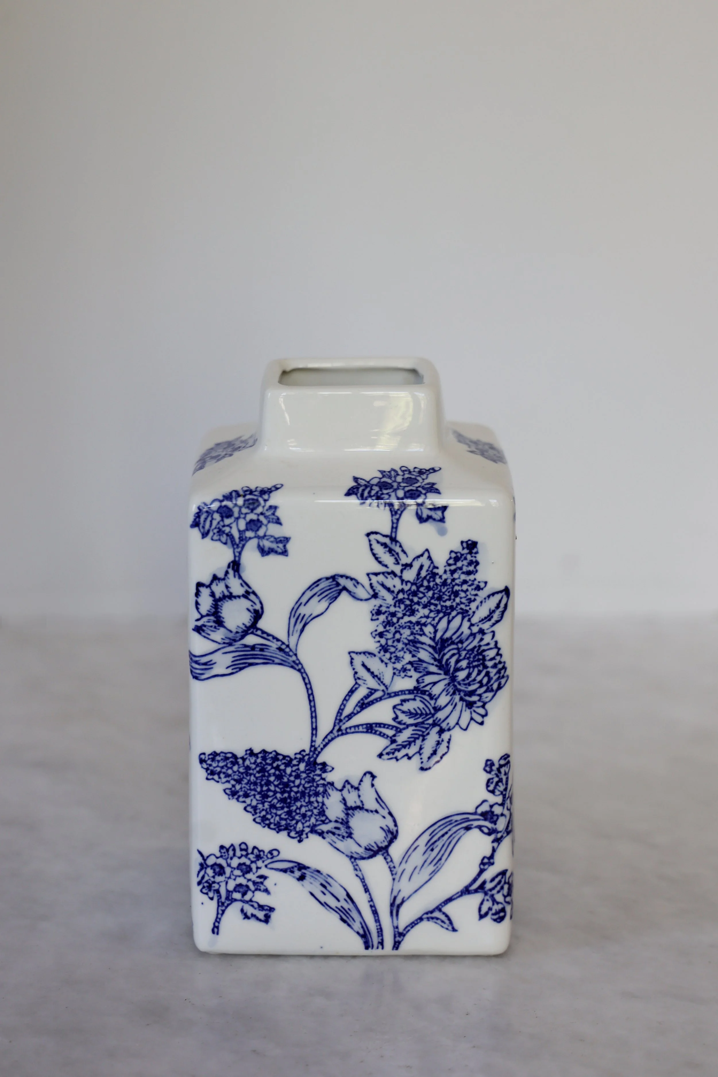 VINTAGE FLORAL CHINOISERIE VASE