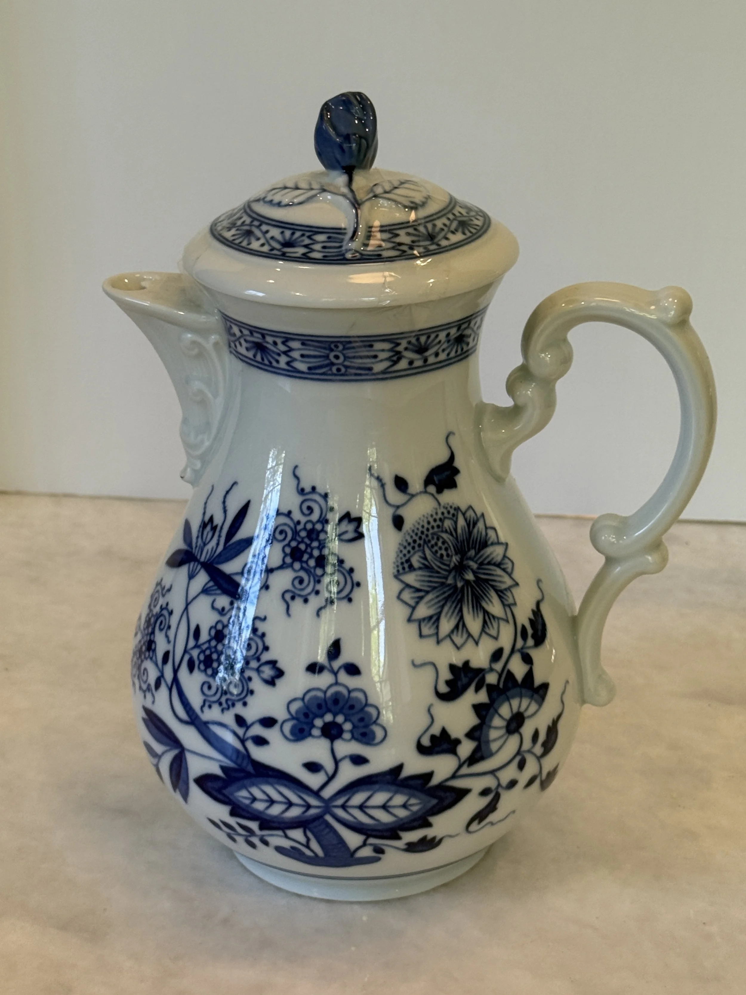 Hutschenreuther Blue Onion Pattern Porcelain Coffee Pot