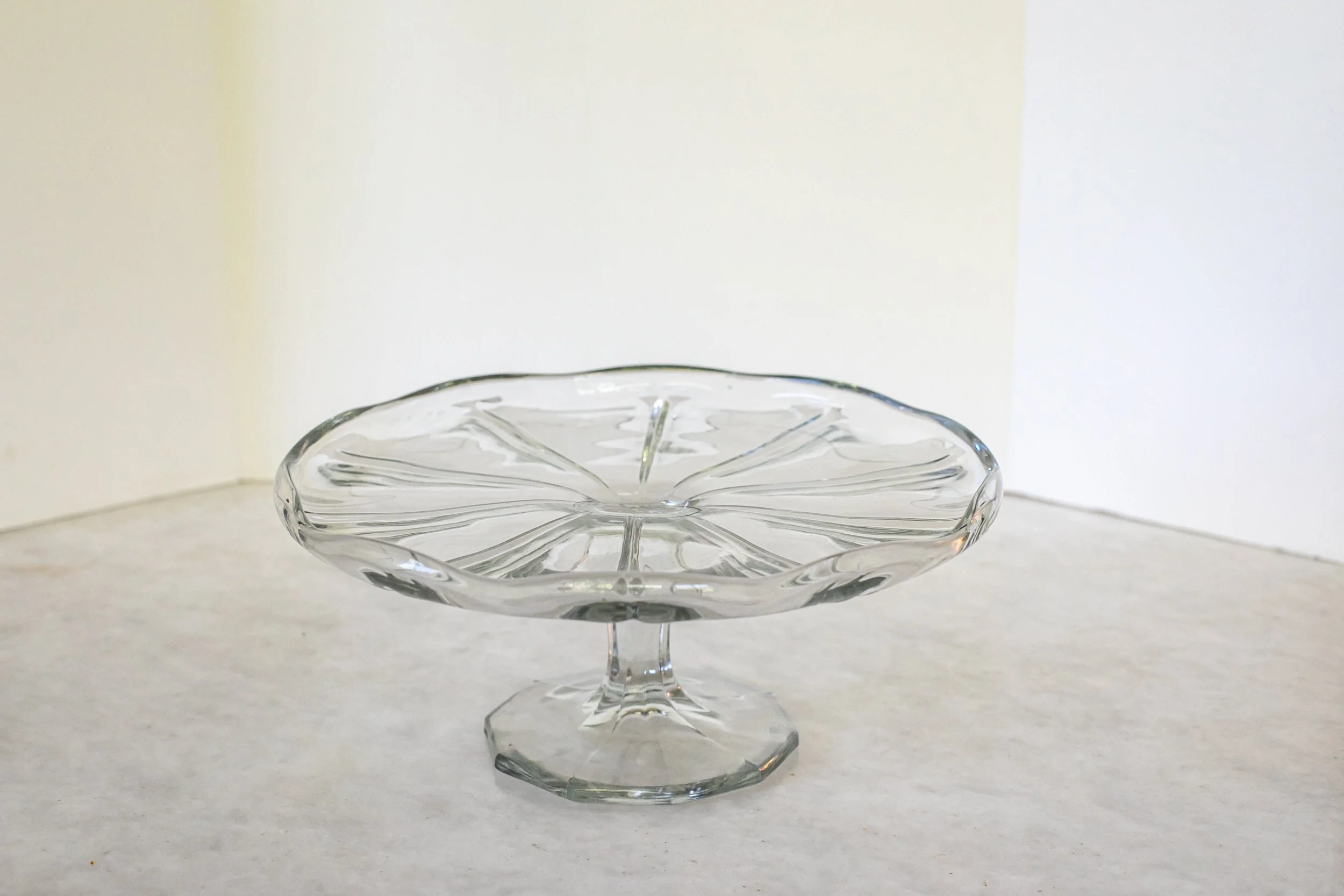 VINTAGE SMALL CAKE PLATE 