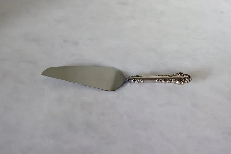 STERLING HANDLE CAKE SERVER
