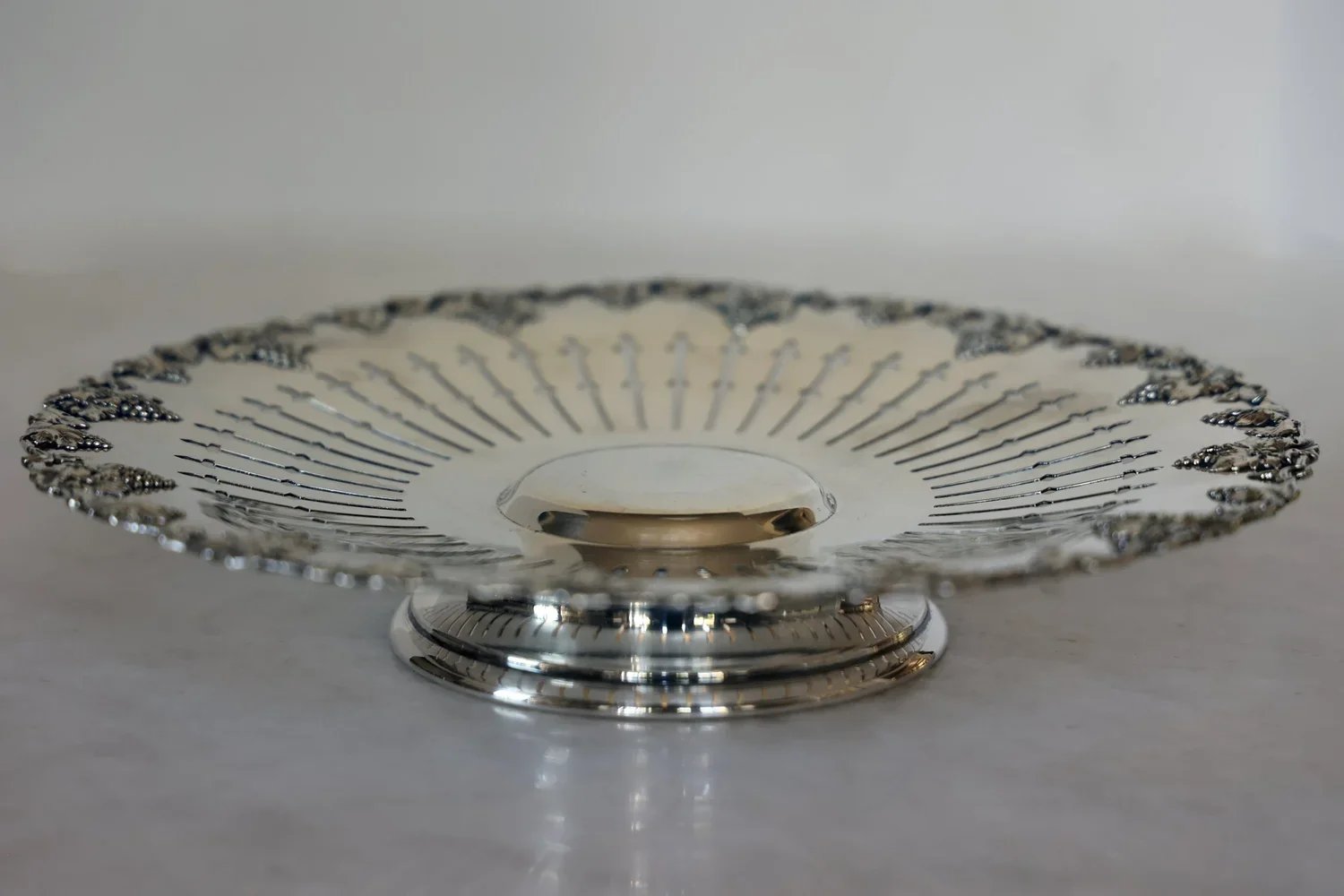 SHEFFIELD SILVERPLATE GRAPEVINE PIERCED DESIGN FRUIT BOWL - SOLD