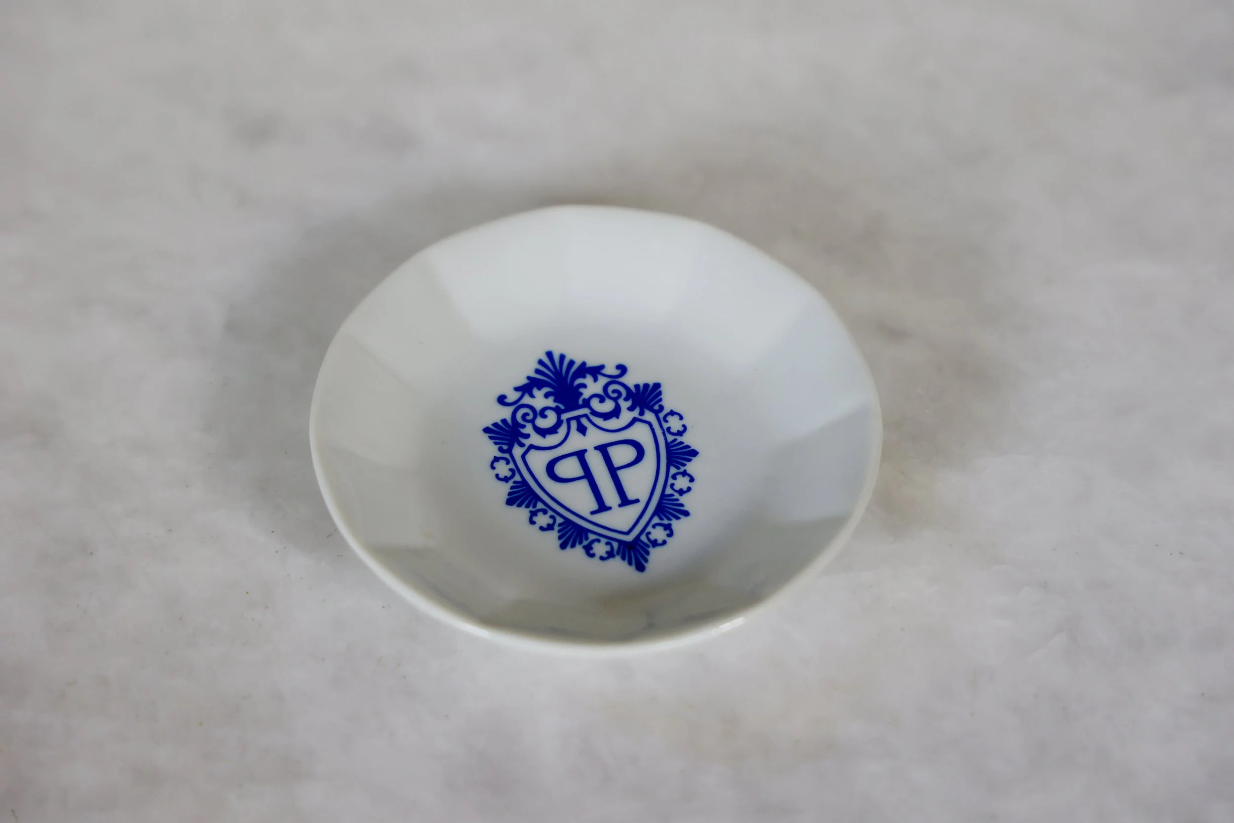 VINTAGE PLAZA HOTEL ASHTRAY 