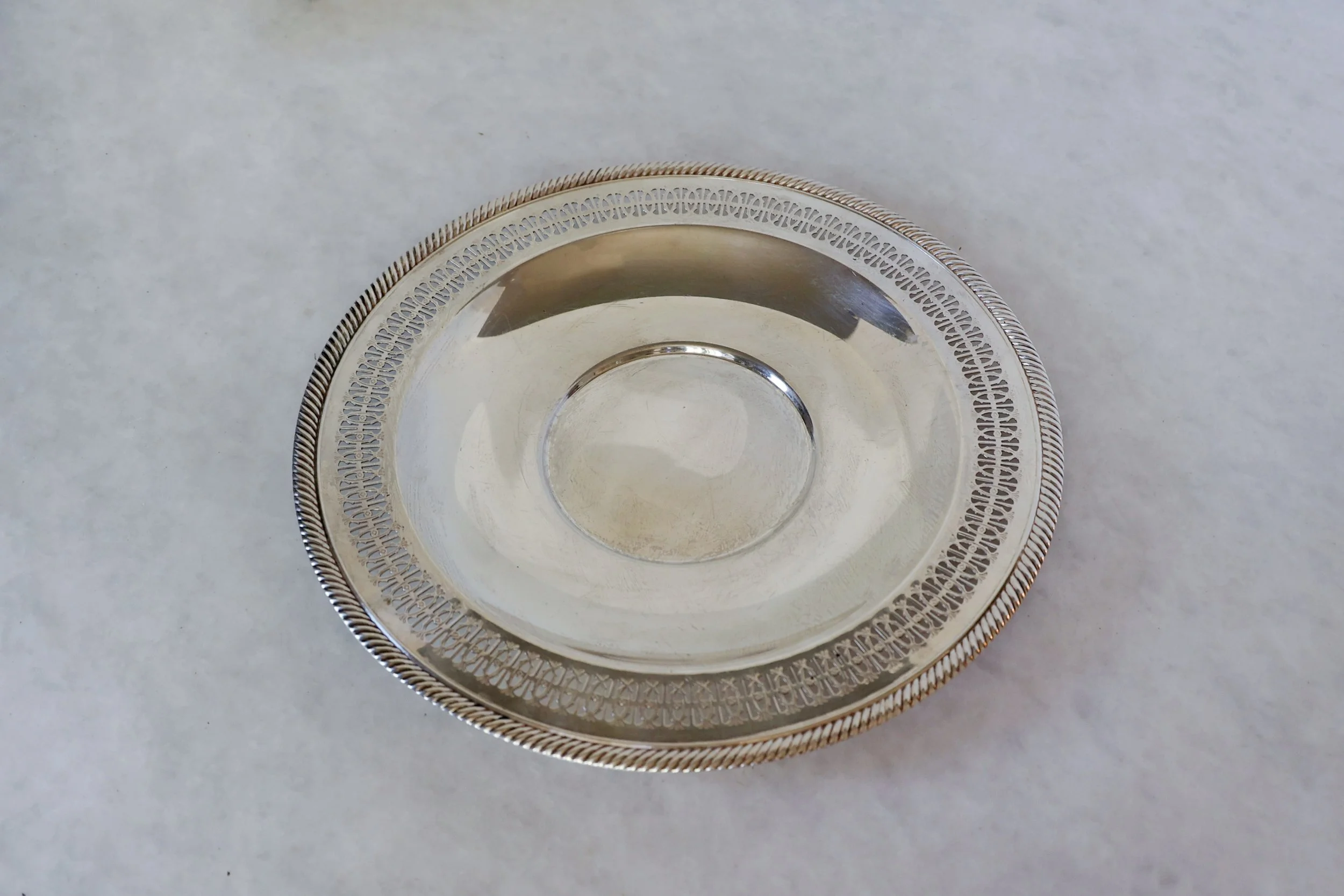 ETCHED SILVERPLATE PLATTER - 10 INCH DIAMETER