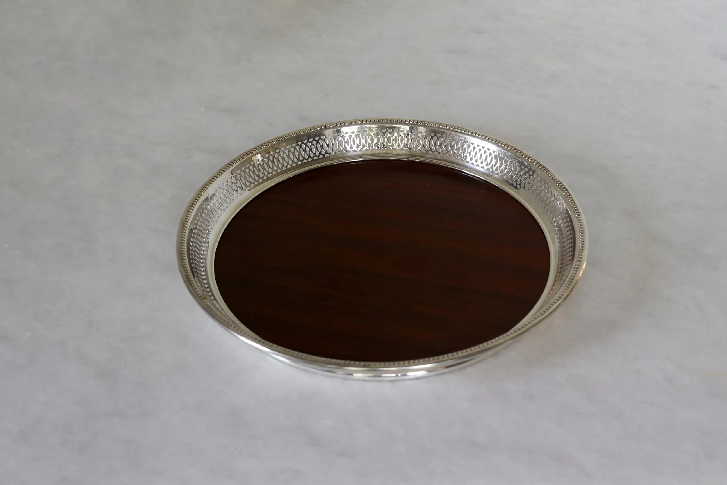 VINTAGE ROUND TRAY WITH WOODEN CENTER 