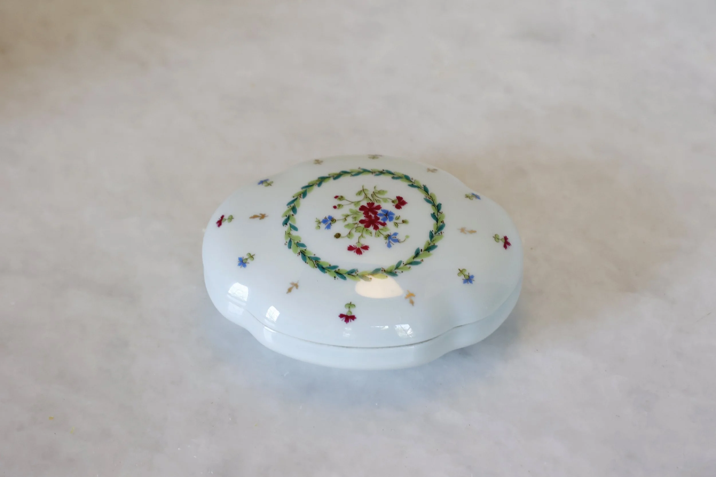 VINTAGE HAVILLAND LIMOGES TRINKET BOX 