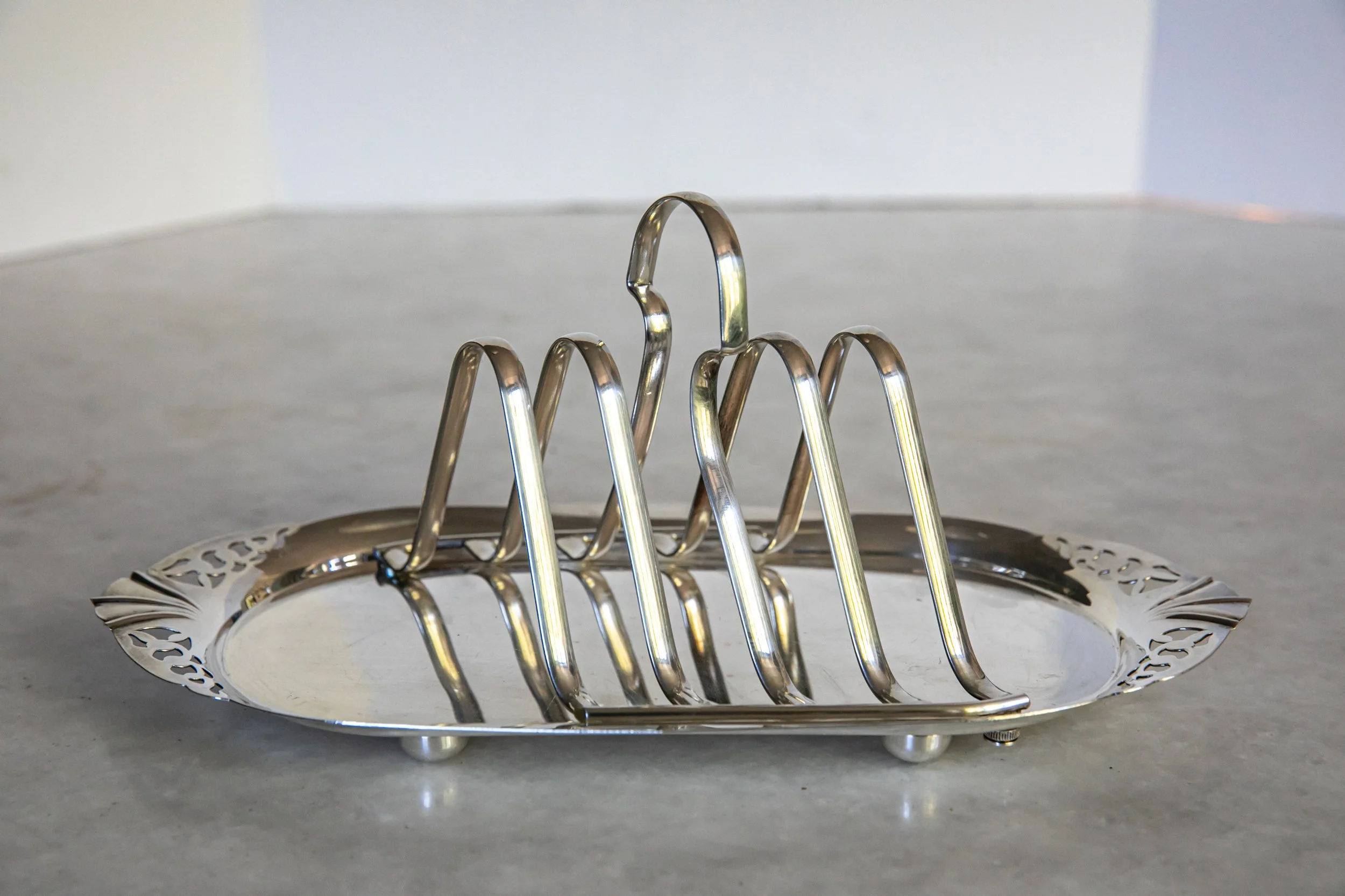 VINTAGE ENGLISH SILVERPLATE TOAST RACK 