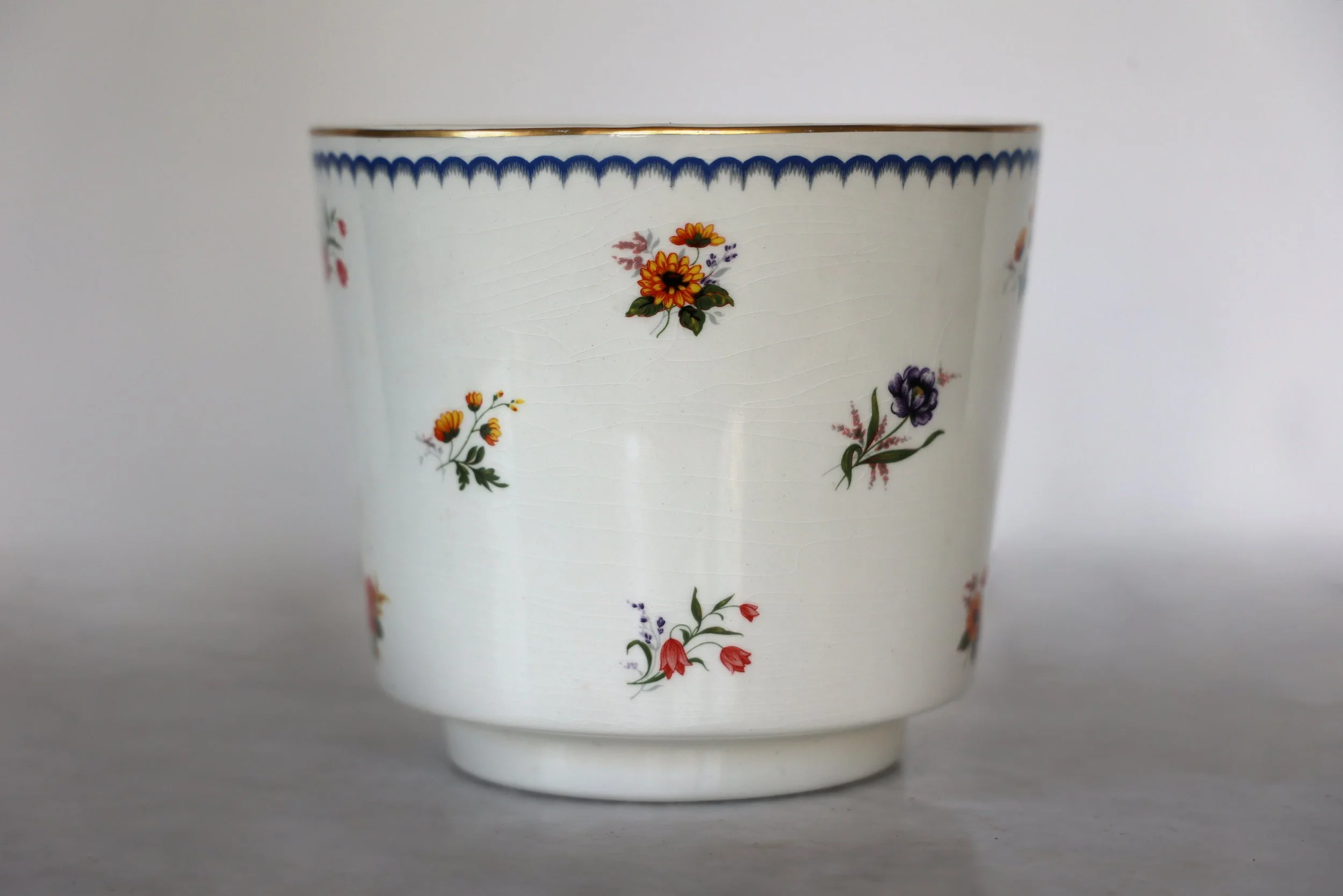 ENOCH WEDGEWOOD TURNSTALL LOWESTOFF CACHEPOT 