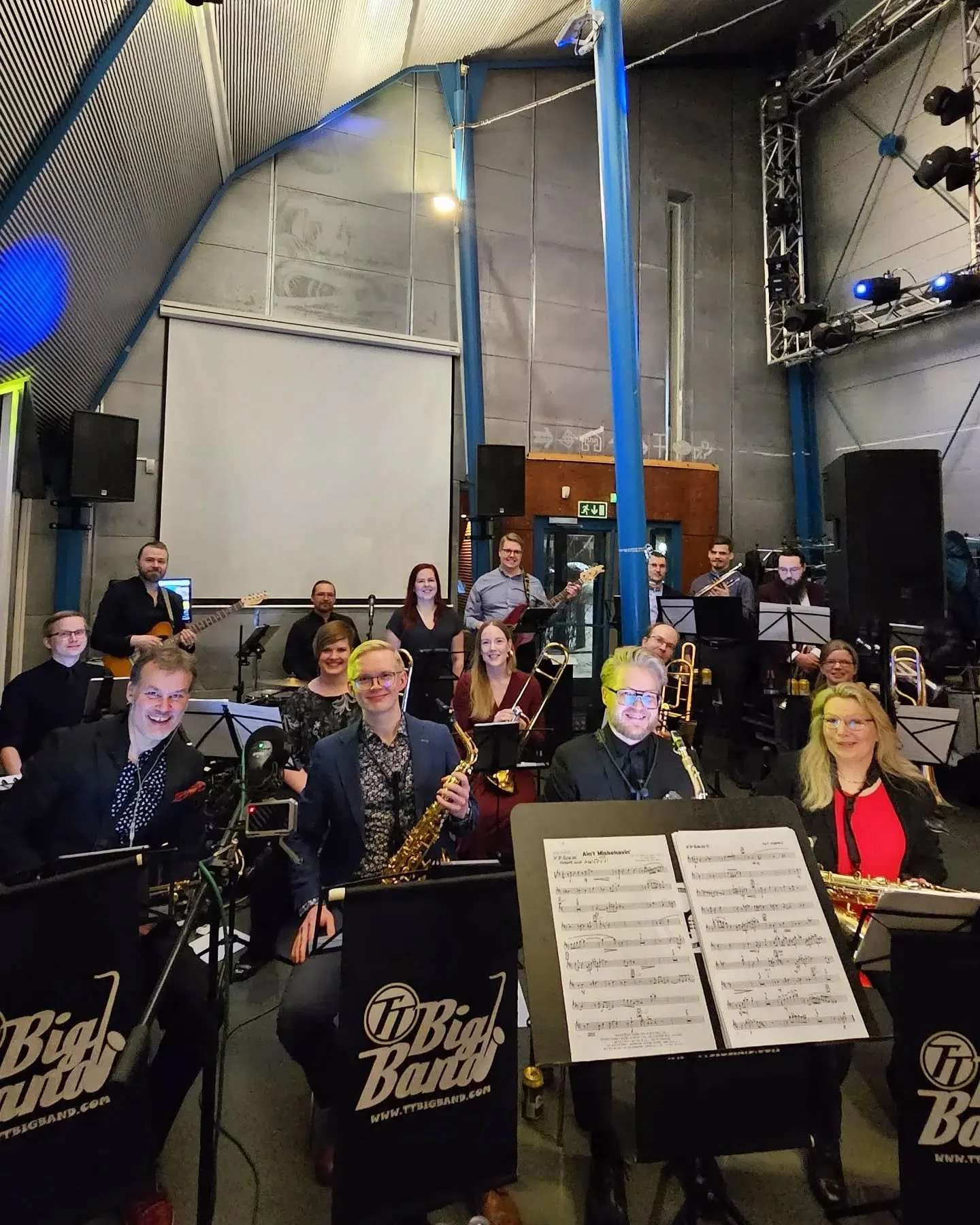Viikonloppuna saimme kunnian soittaa yhden perustajaj&auml;senemme, Antin 50-vuotisjuhlilla. Viel&auml; kerran onnea merkkip&auml;iv&auml;n johdosta!

#bigband #bigbandmusic