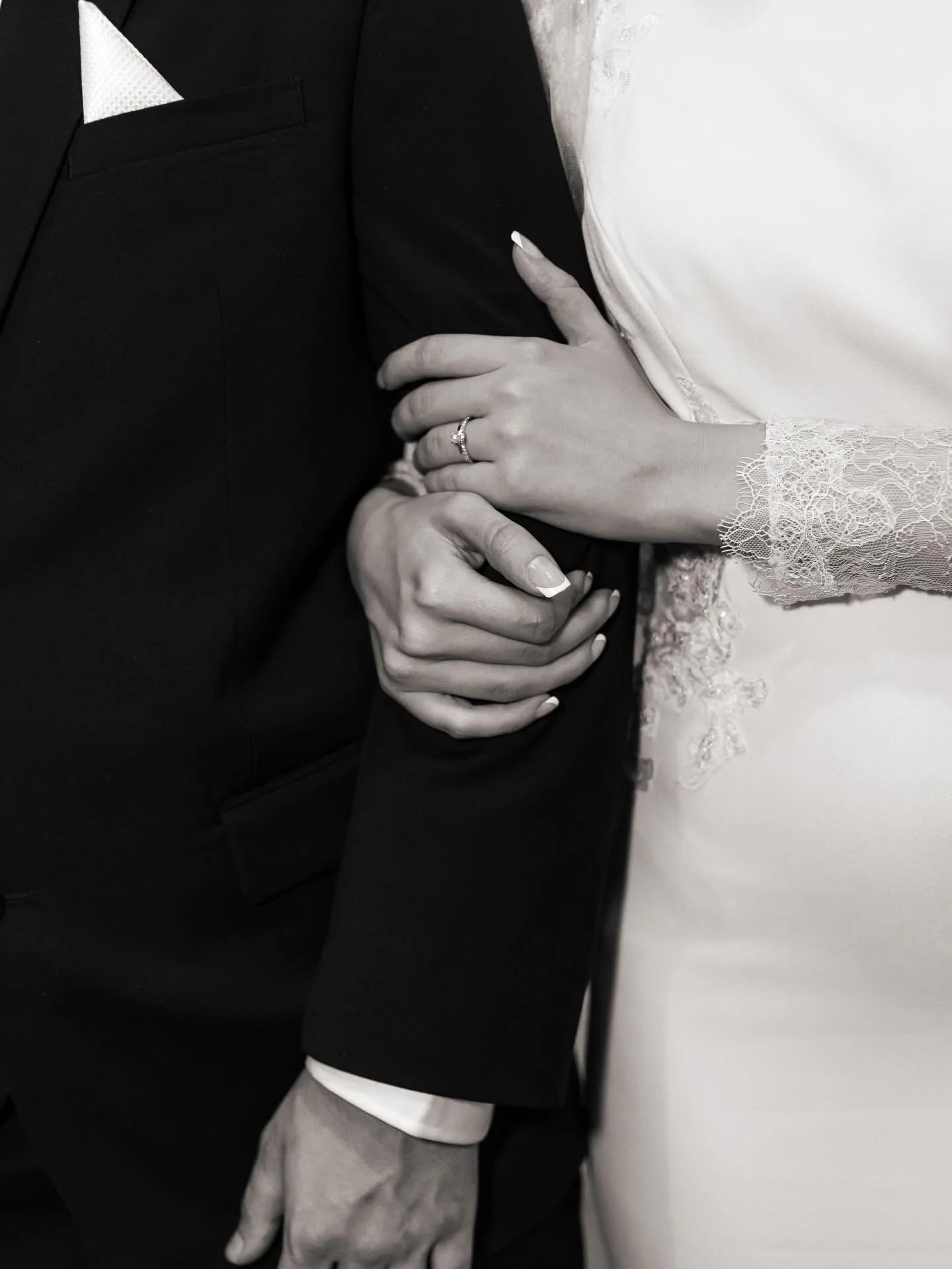 A little bit late, but here&rsquo;s a quick few from 2025 📸 The year I got back into it ✨ 

#brisbaneweddingphotographer #weddingphotographer