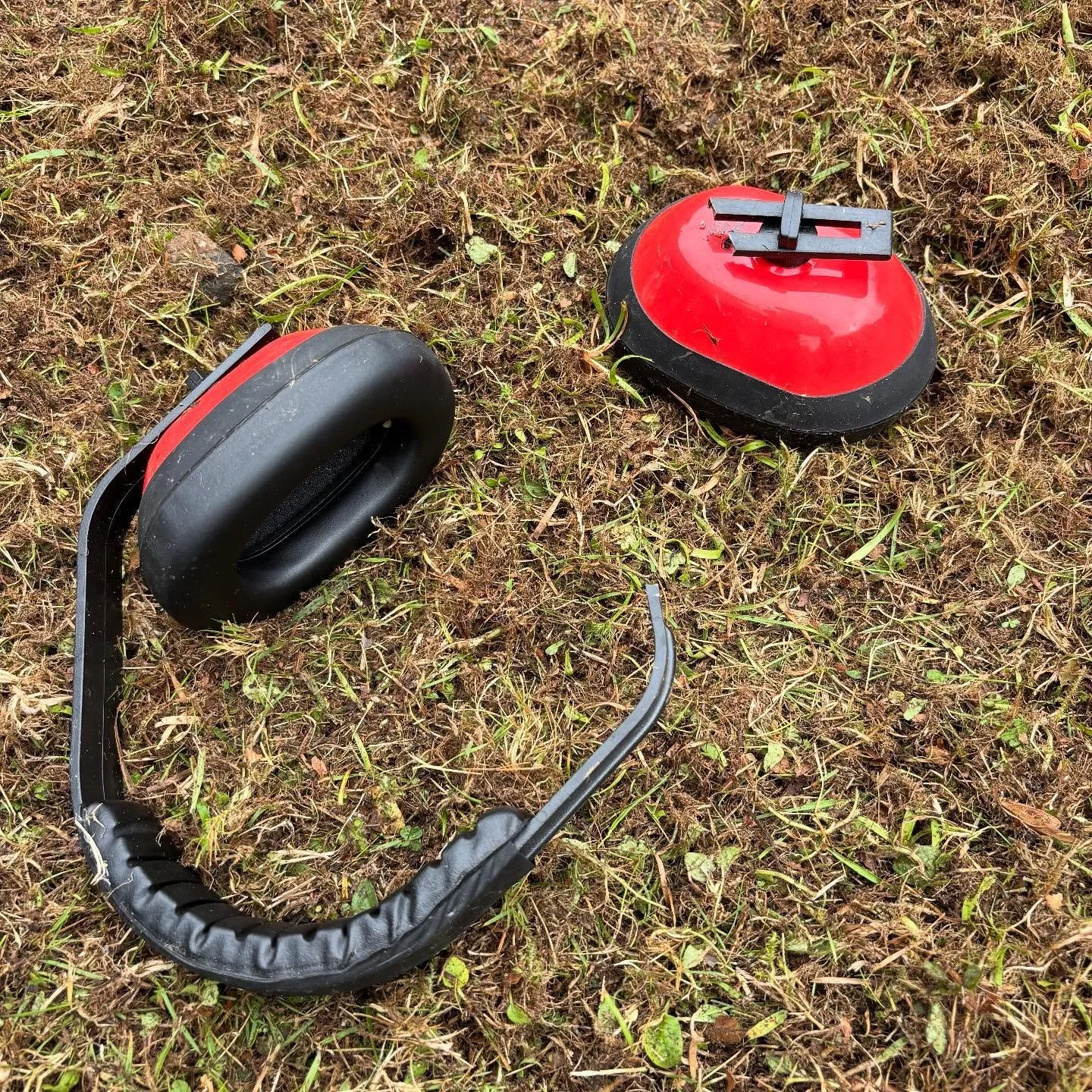 Day 2 on site and the new ear defenders tapped out. 😆

Ah well&hellip; they didn&rsquo;t pick up any decent stations anyway. 

TFI Friday. 💚