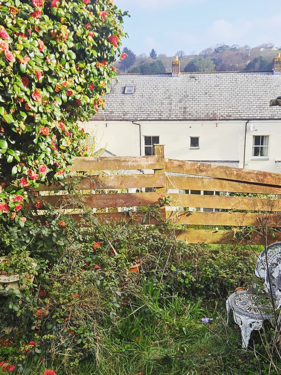 Nice one to finish before the Easter weekend.

Old fence out, new fence in, garden cleared and a lot more usable again.

Always satisfying jobs like this where it properly changes how the garden feels. 💚

Hope everyone&rsquo;s got something nice pla