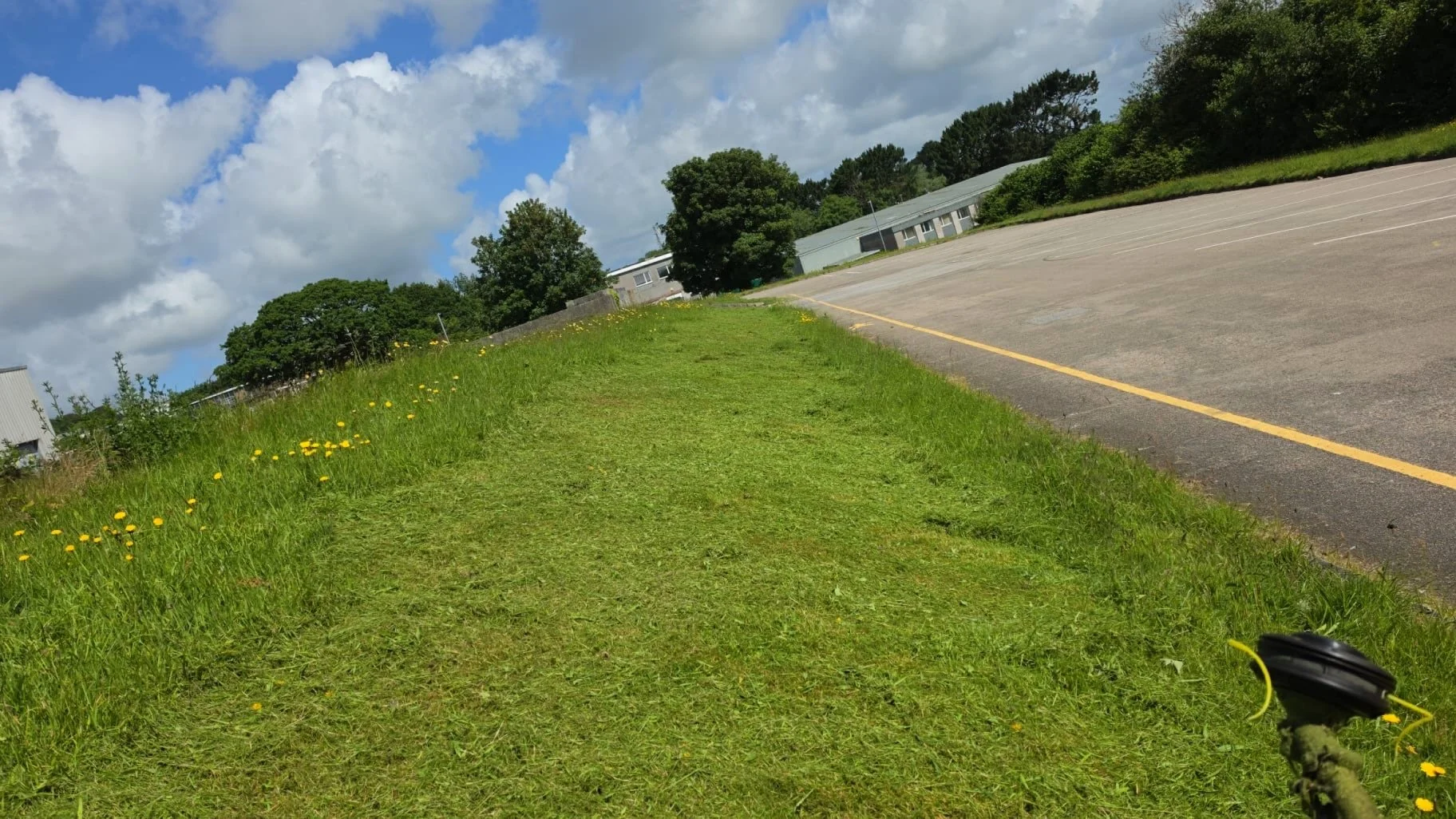 One of those jobs that doesn&rsquo;t make the front cover of a landscaping magazine. 😆

But somebody&rsquo;s got to do it.

A quick tidy-up of the grassed areas around a local commercial site today, keeping things neat, safe and presentable.

Someti