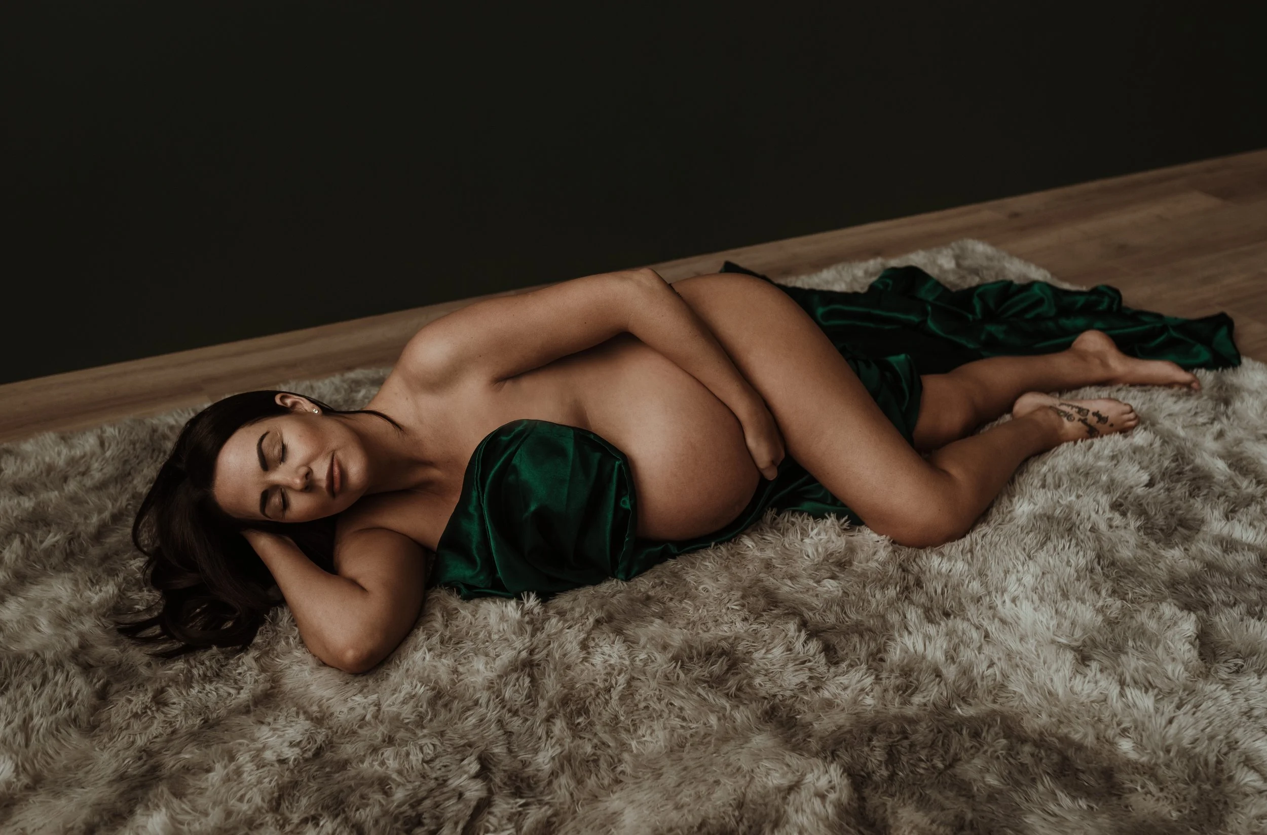 3 Reasons to Consider a Maternity Photoshoot 