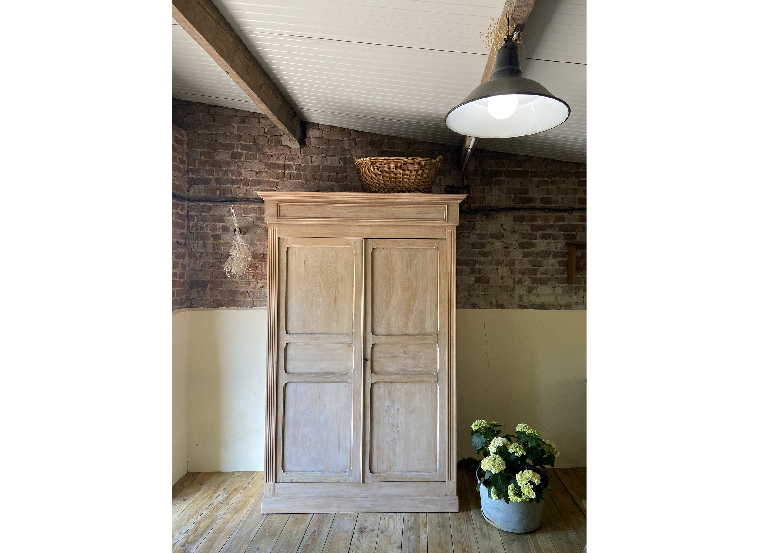 Grande armoire de campagne