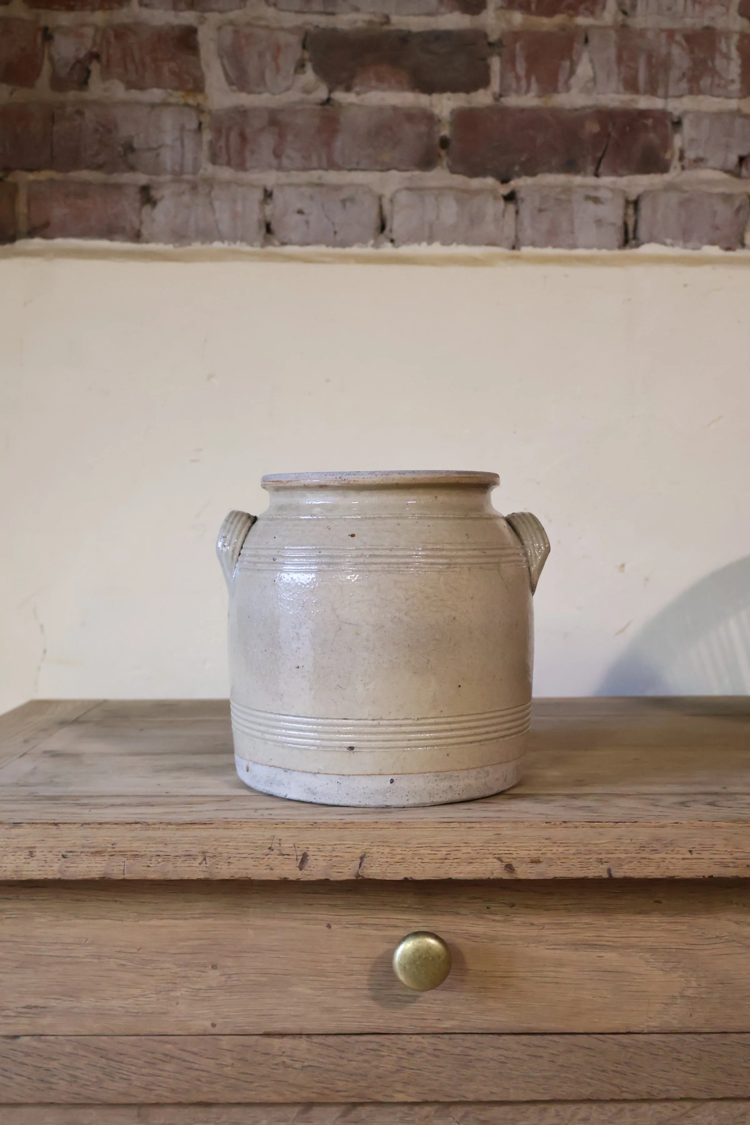 Ancien pot à graisse gris