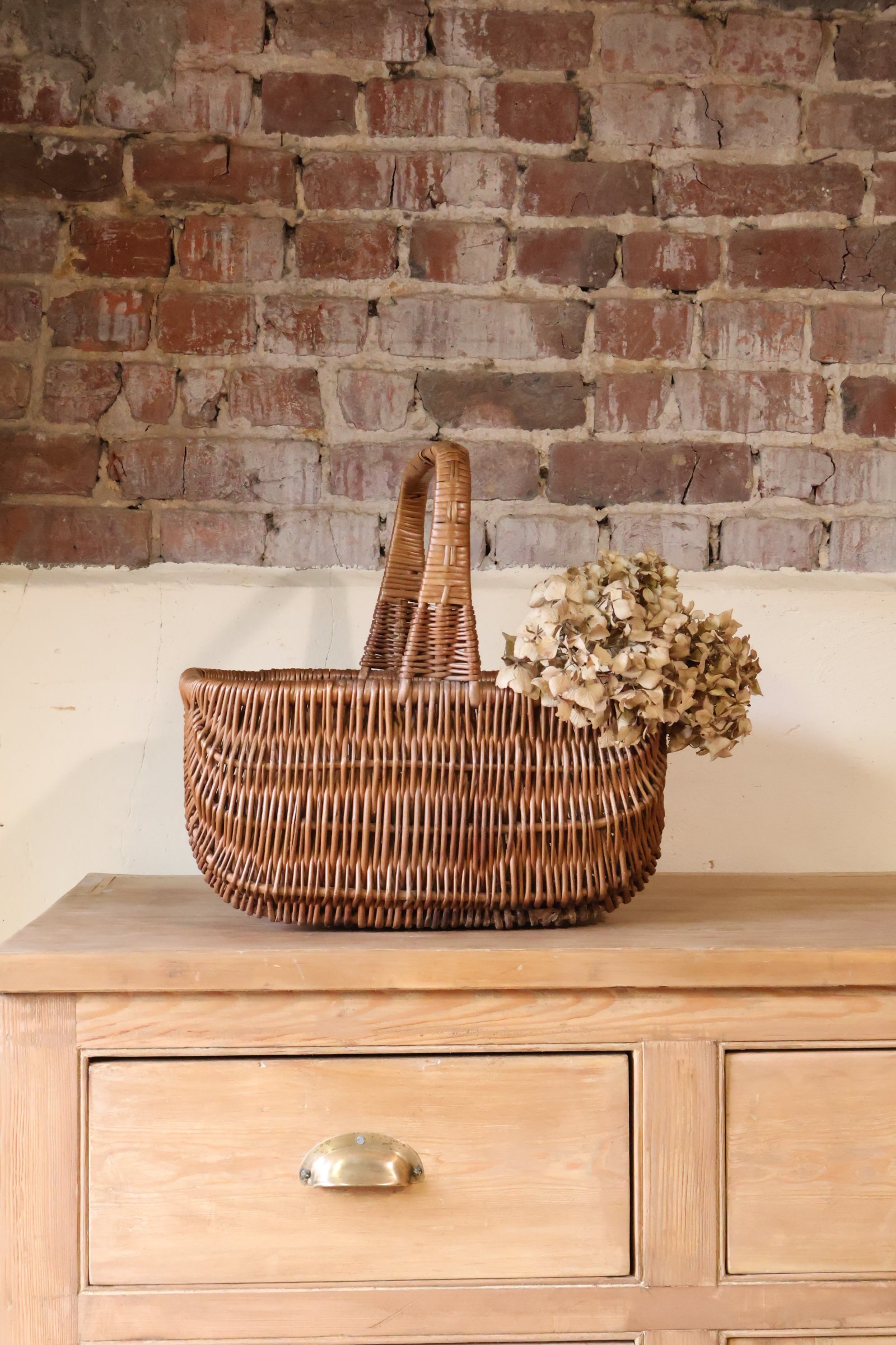 Panier en osier avec anse