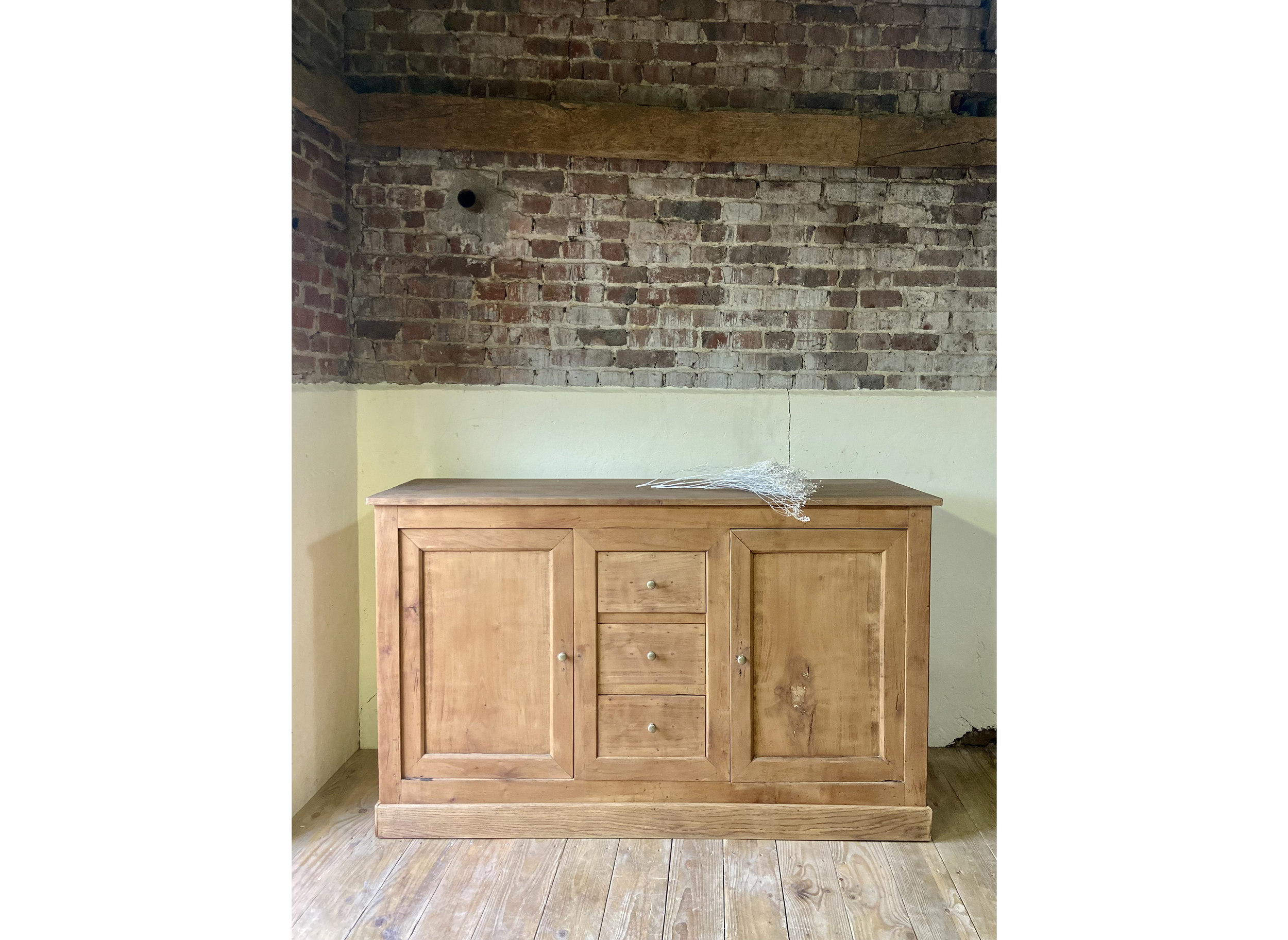 Grand buffet en bois massif
