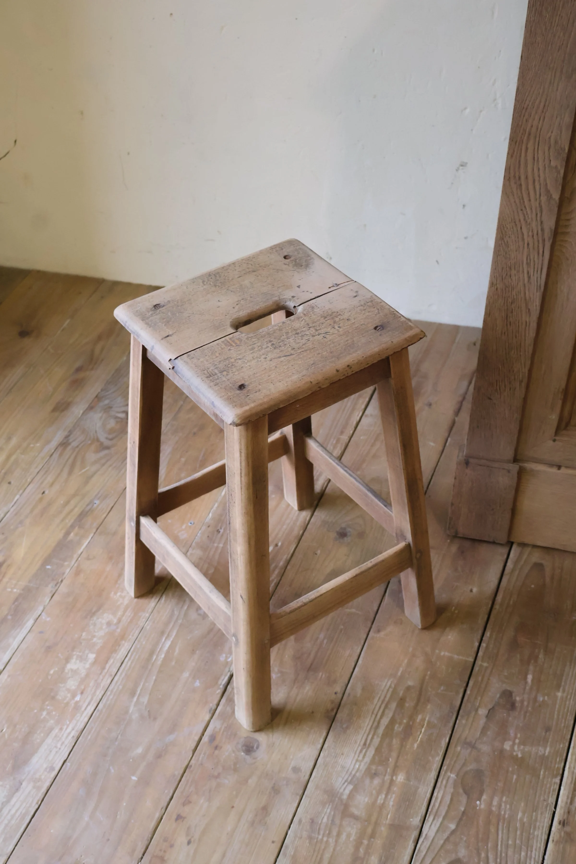 Tabouret d'atelier en chêne
