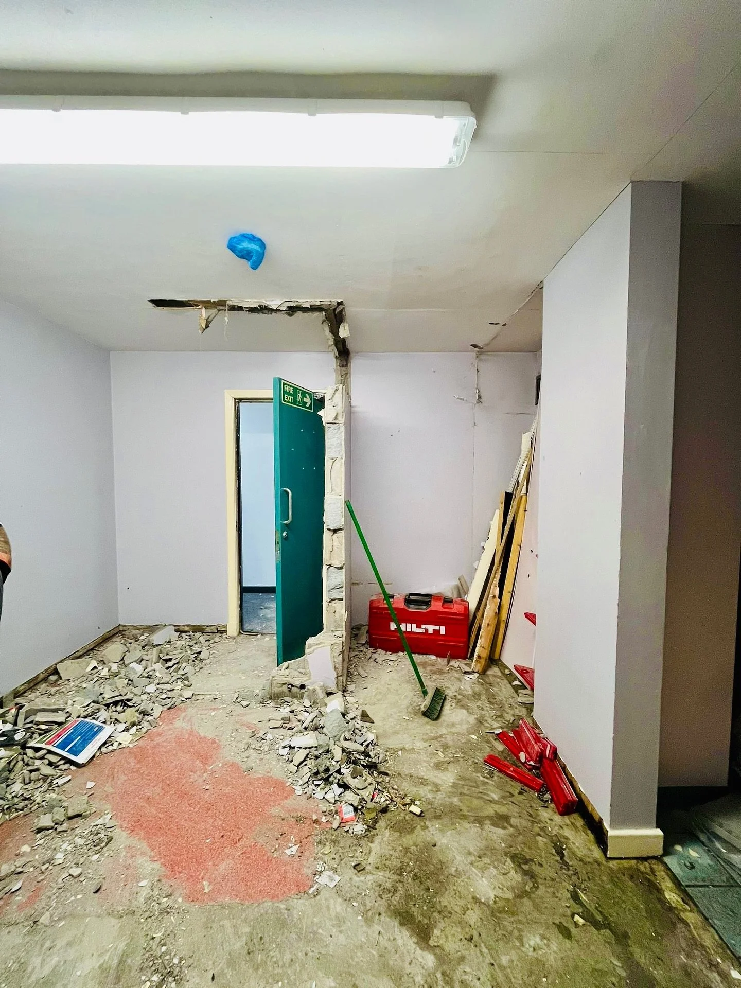 The build begins for doof Studios 🔨 🚧 

The studio will be our new flagship community studio partnership between us &amp; @hannahlaingdj @changecentredundee_ @streetsoccerscotland 

Built by @robertsongroup - Tayside