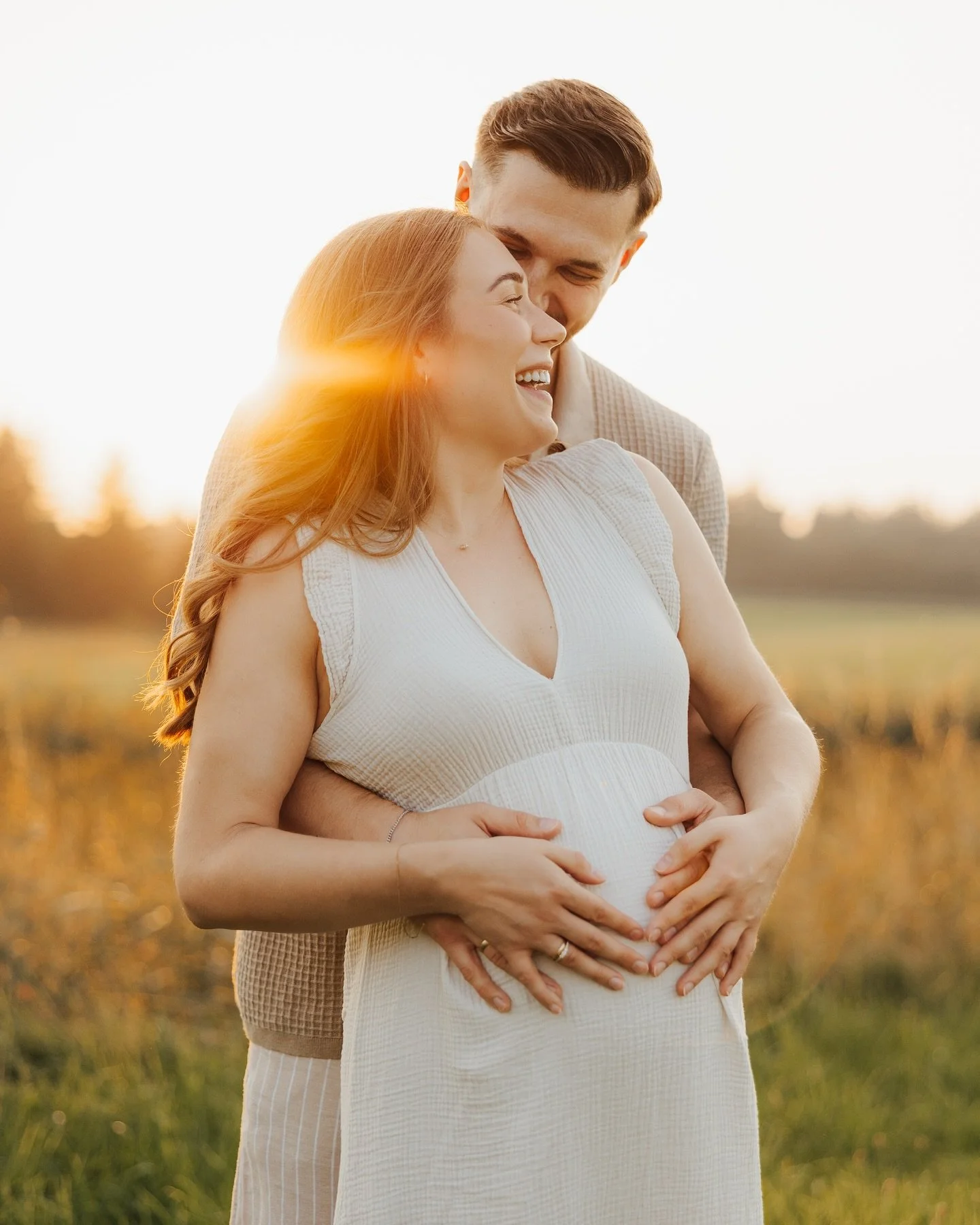 GOLDEN HOUR LIEBE 💛

Oh was war das f&uuml;r ein wundersch&ouml;nes Shooting mit diesen beiden Herzensmenschen - bin ganz verliebt in die Bilder 🥹

Diese besondere Zeit festzuhalten, ist einfach magisch und mit Sonnenuntergang noch viel sch&ouml;ne