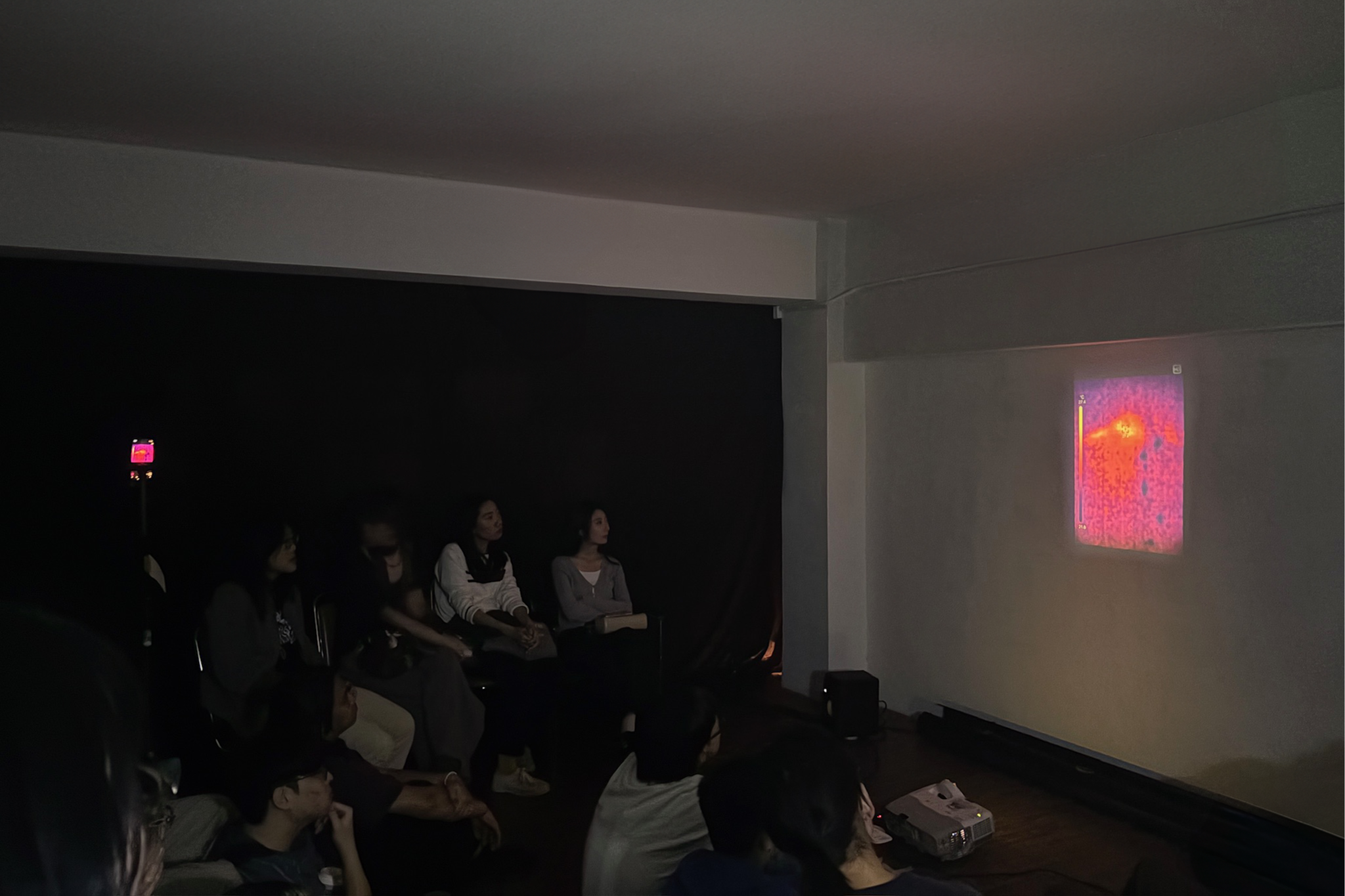 Between Waves, 2025, w/ Johnny Au Kin Wai, 11/F Foo Tak Building, Hong Kong