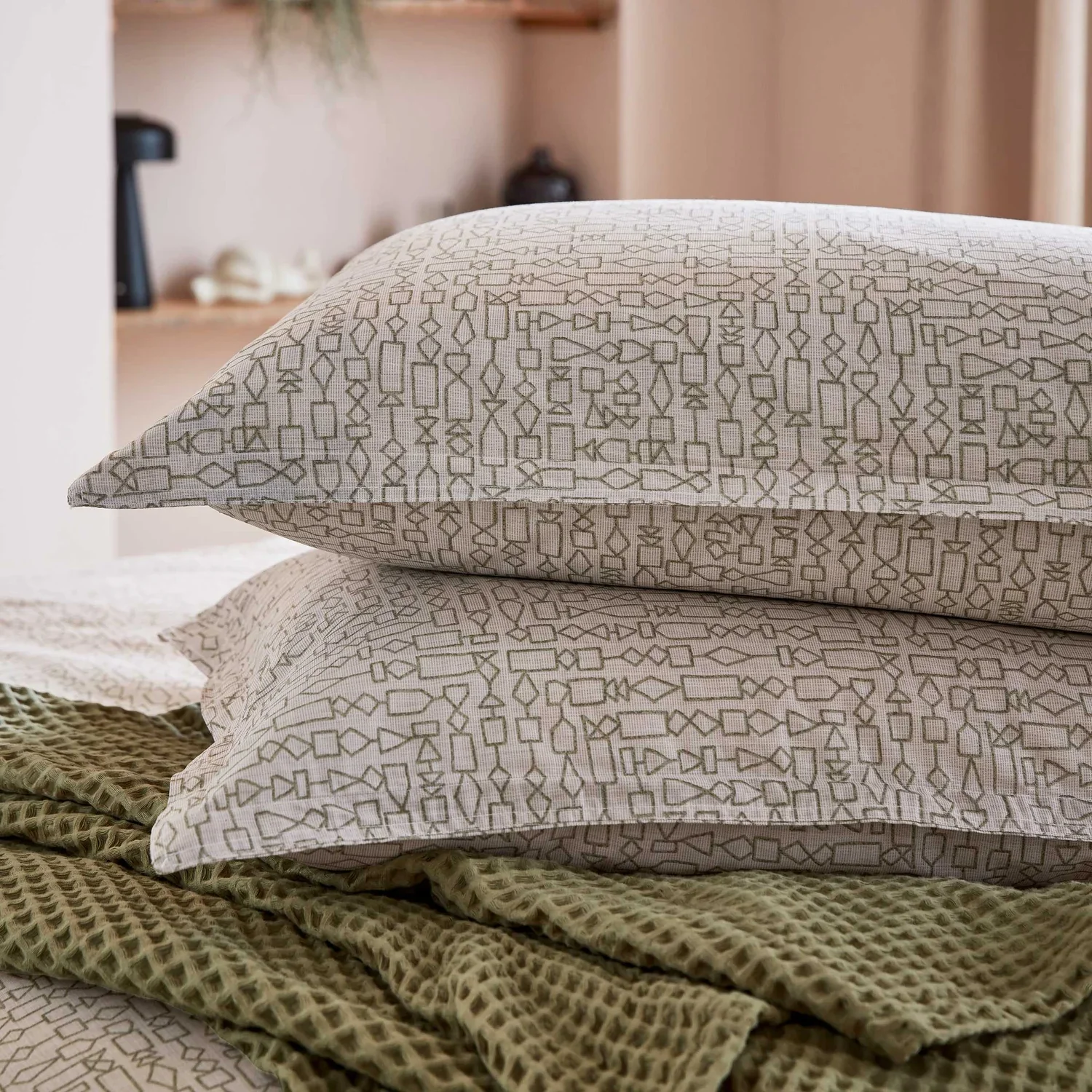 AAXMURMURLARAstackshot_1500x.webp