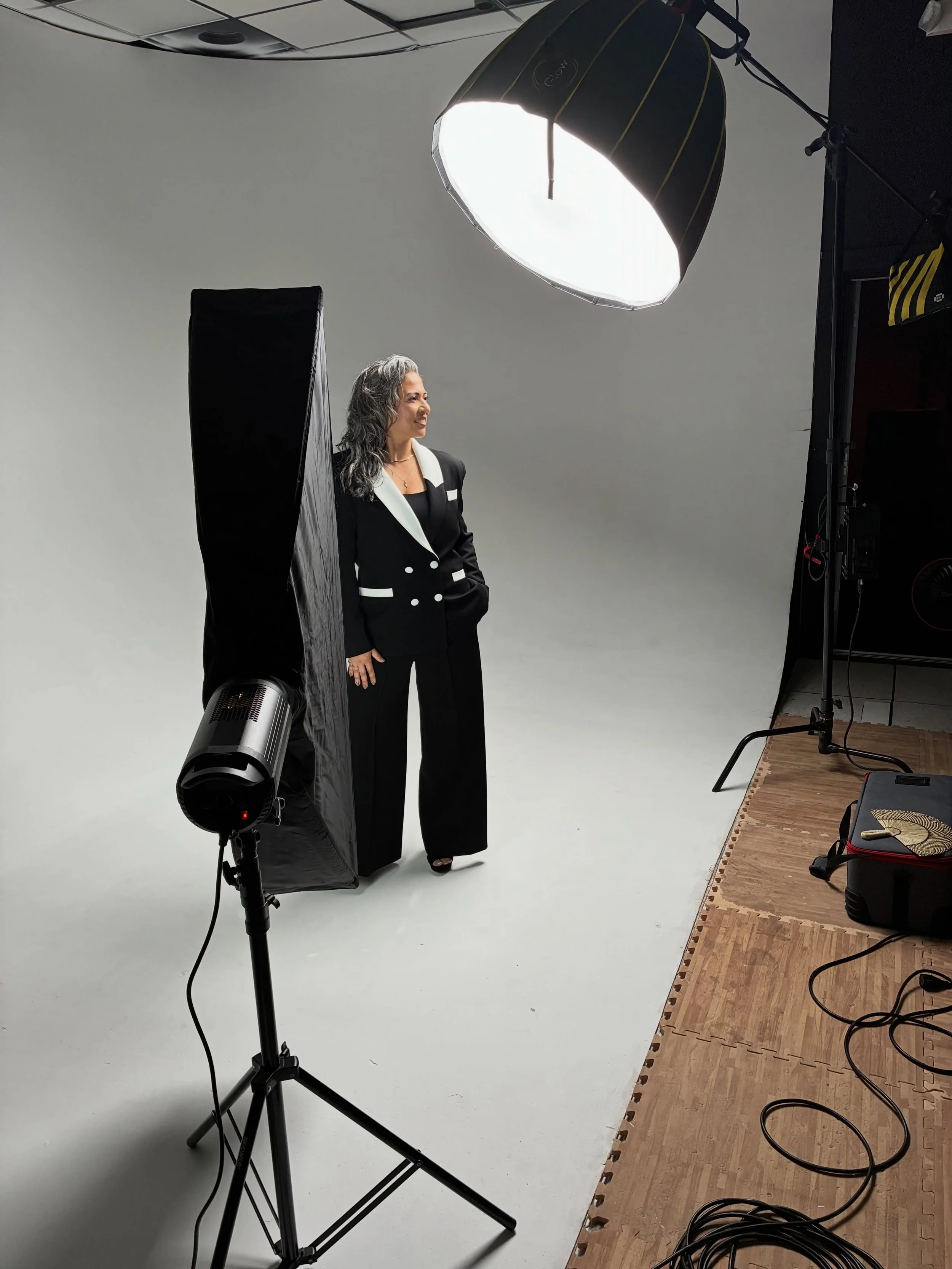 Bright &amp; early shoot in the 2-wall Cyc 🌟.. 

Creating timeless visuals right here in San Antonio! 🎬 

From professional branding shoots to full production setups, our cyclorama stage is built to bring your vision to life.

Ready to create somet