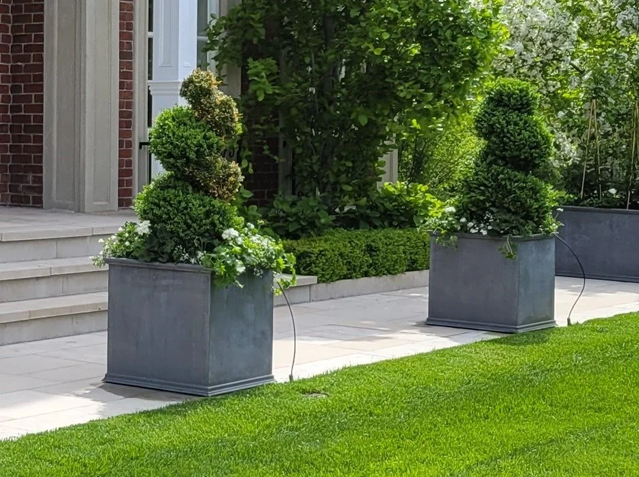 The key to a stunning spring garden isn't just what you plant&mdash;it&rsquo;s what you plant in. 🪴✨

From Lead to timeless architectural silhouettes, our custom-manufactured planters are designed to be the foundation of your home&rsquo;s curb appea