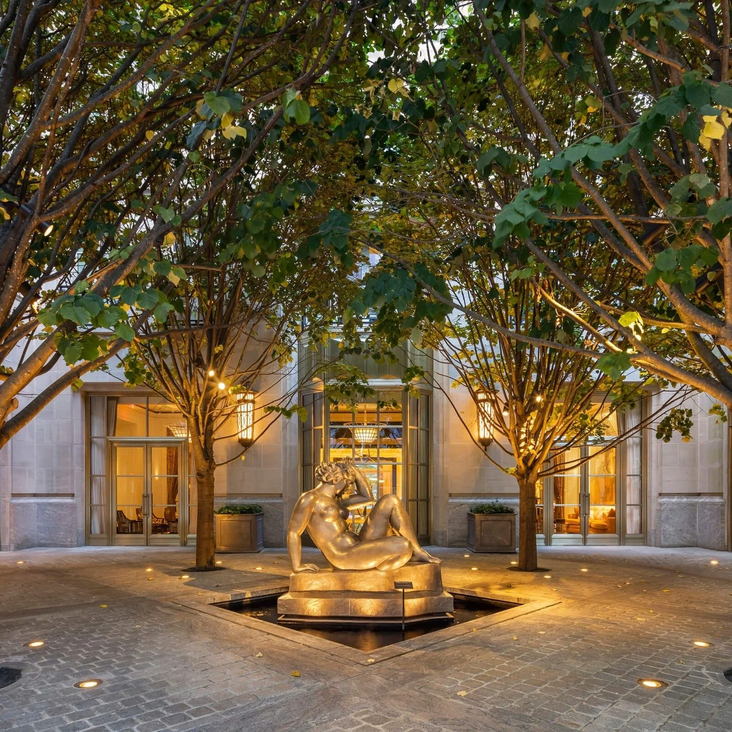 New York City looks good on us. We&rsquo;re thrilled to see our Maryvale planters thriving at the prestigious 220 Central Park South

These Maryvale pieces were provided to complement the refined architectural elegance of one of the world's most icon