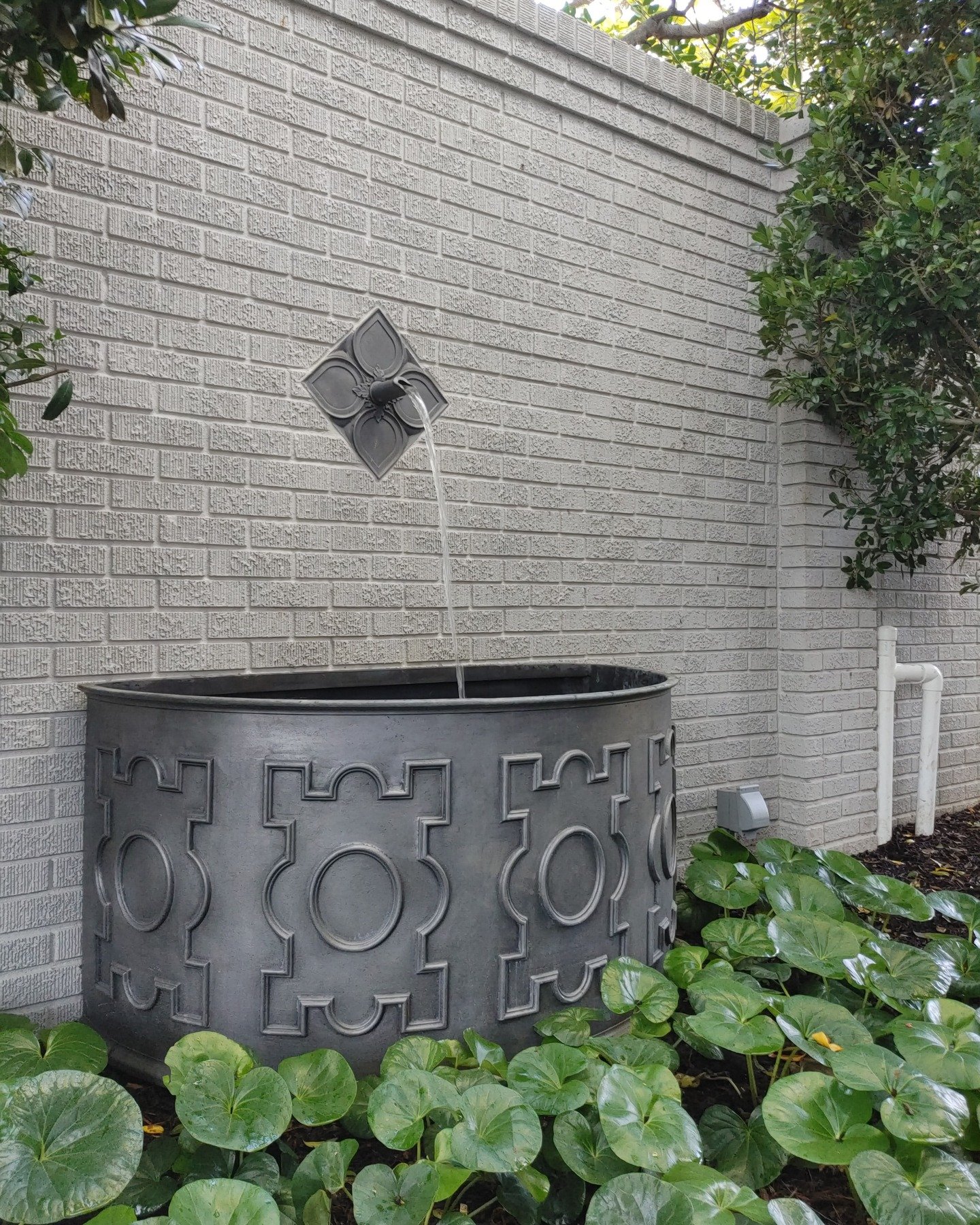 Design Your Dream Garden This Winter ❄️✨

The best gardens are planned while the ground is still frozen.

At Bromsgrove Garden Ornaments, we specialize in bringing your unique visions to life through completely custom Garden Ornaments.

From massive 