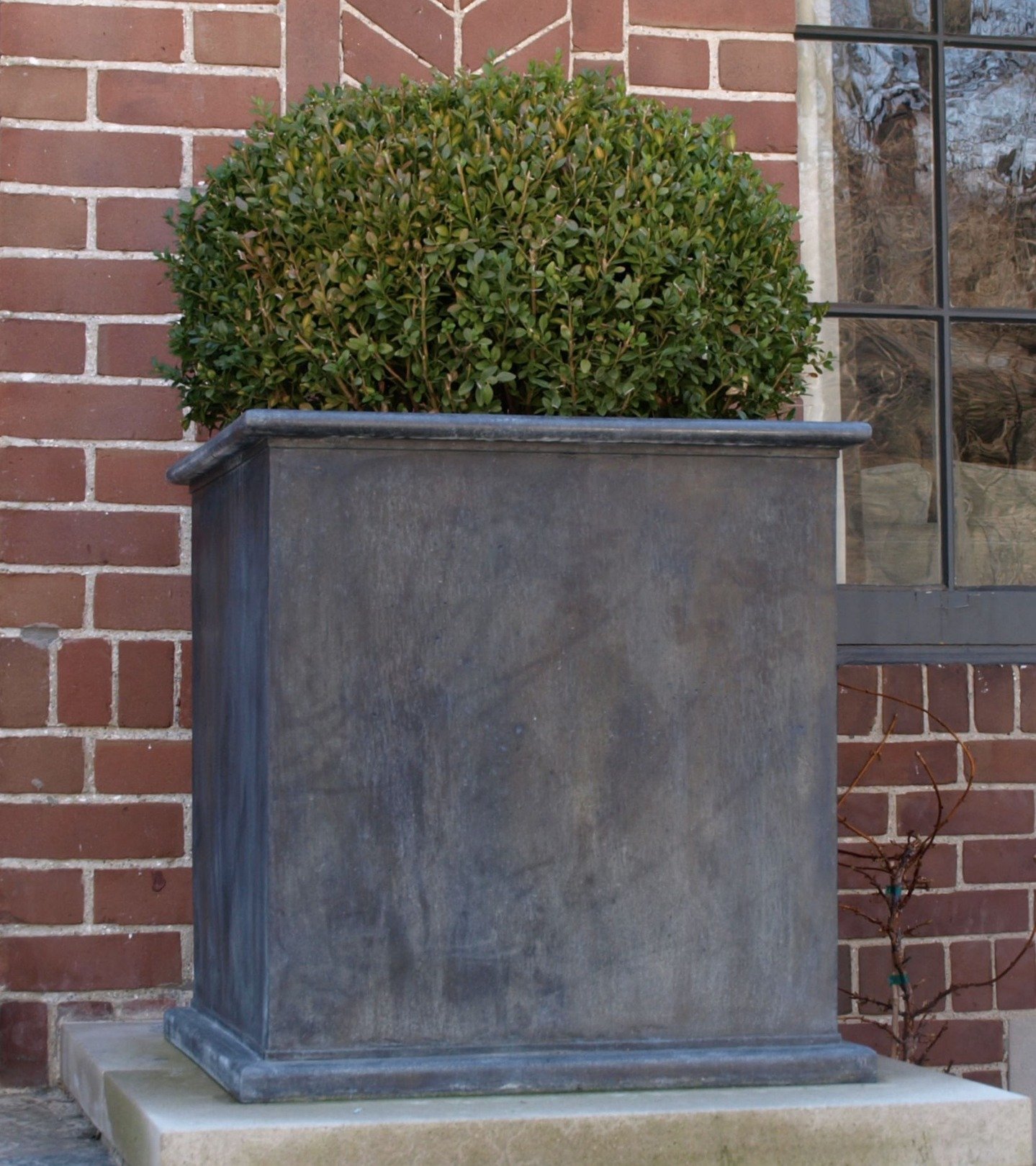 A classic statement piece. 🙌 

Clean lines and durable, aged patina make it perfect for adding structure and sophistication to any garden or terrace. 

Contact Us Today 

 #BoxwoodTopiary #GardenArchitecture #ContainerGardening #ClassicDesign #Luxur