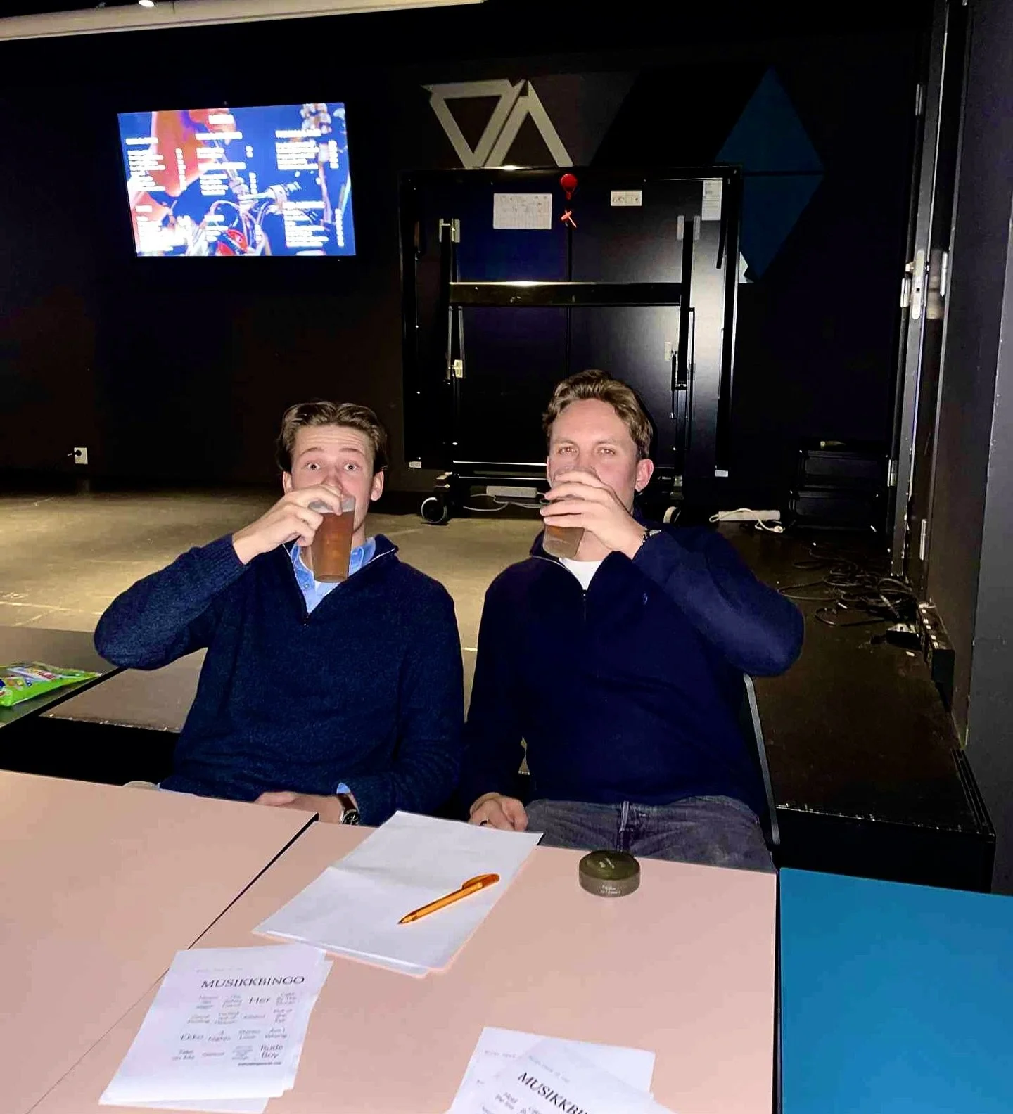 For et herlig oppmøte på denne månedens Sivøk pils!🥰🍻 Bedre gjeng skal man lete lenge etter💙 
Om du ønsker et lite avbrekk fra studier, mingle med venner, få nye bekjentskap (eller bare har et stort konkurra