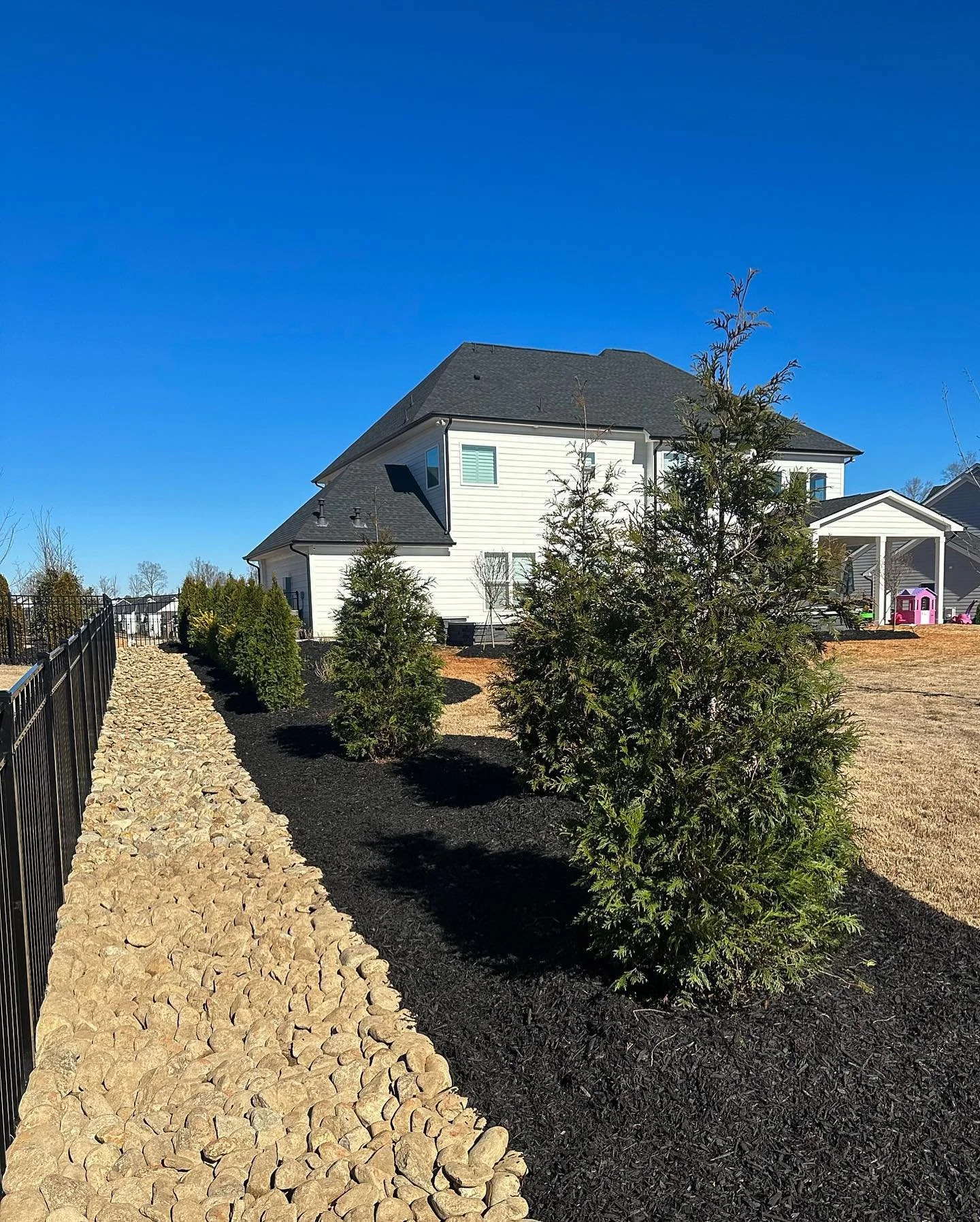 Embracing the cold for a greener future! Planting in winter means strong roots and vibrant growth. Call or email us today to see how we can upgrade your outdoor space!

#landscapedesign #landscapeinstallation #improveyourhome #plantinwinter #privacys