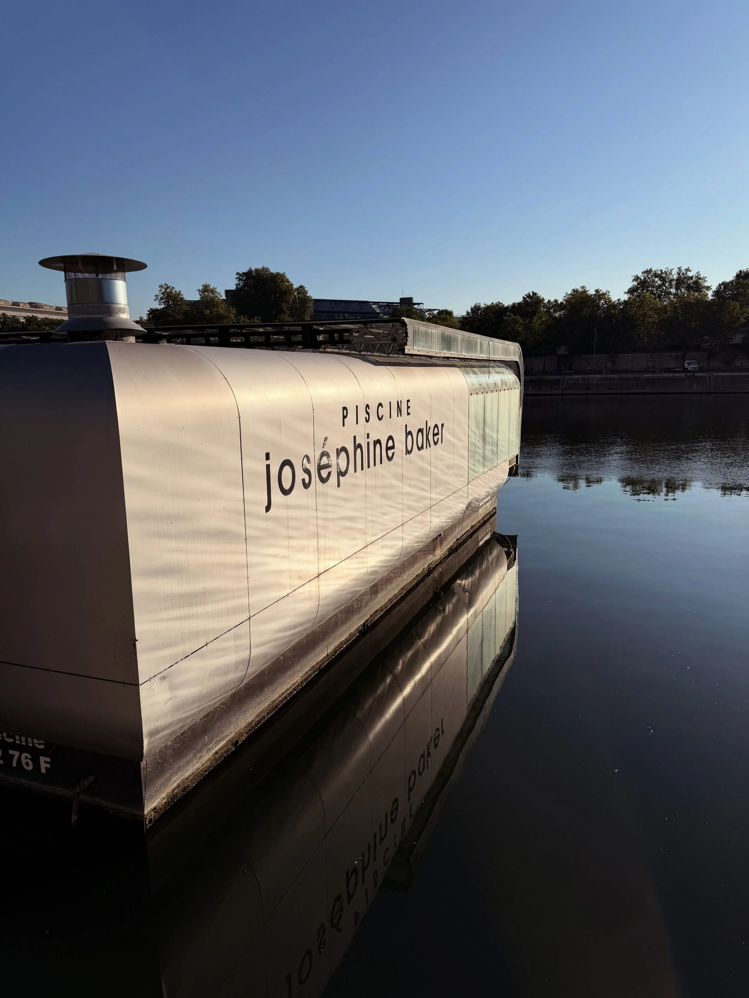 Bonjour. One last swim at the legendary floating pool by the Seine before it permanently closes. Photographs are not allowed poolside so borrowed the last one from sortiraparis. Au revoir Piscine Jos&eacute;phine Baker, it was tres bien. 🌊❤️🇫🇷