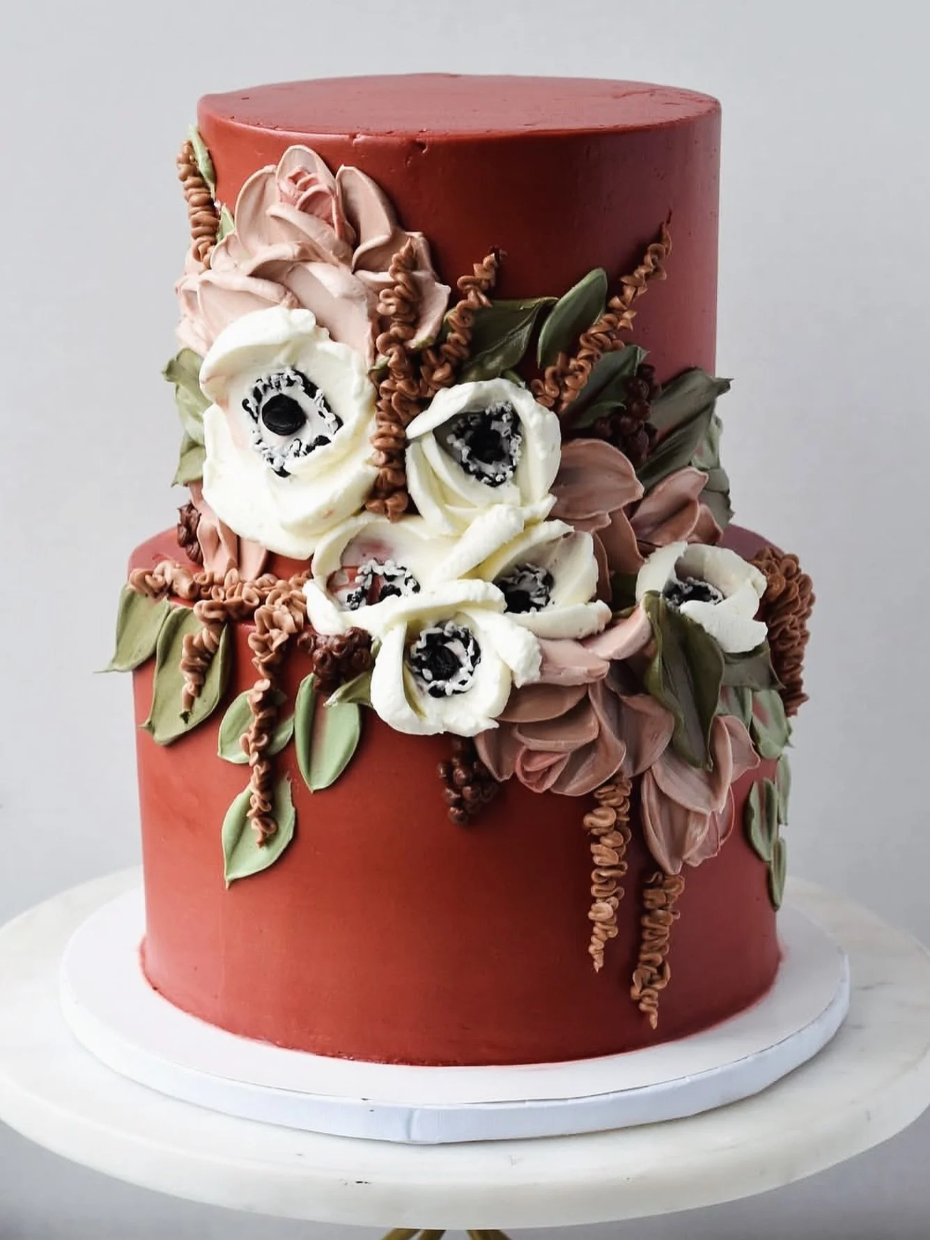 Palette knife cakes: the new must-have detail for Asheville weddings.

We&rsquo;re excited to welcome a new creative partner to Longleaf Vineyard. Her palette knife cakes bring texture, movement, and artistry to the table &mdash; perfect for couples 
