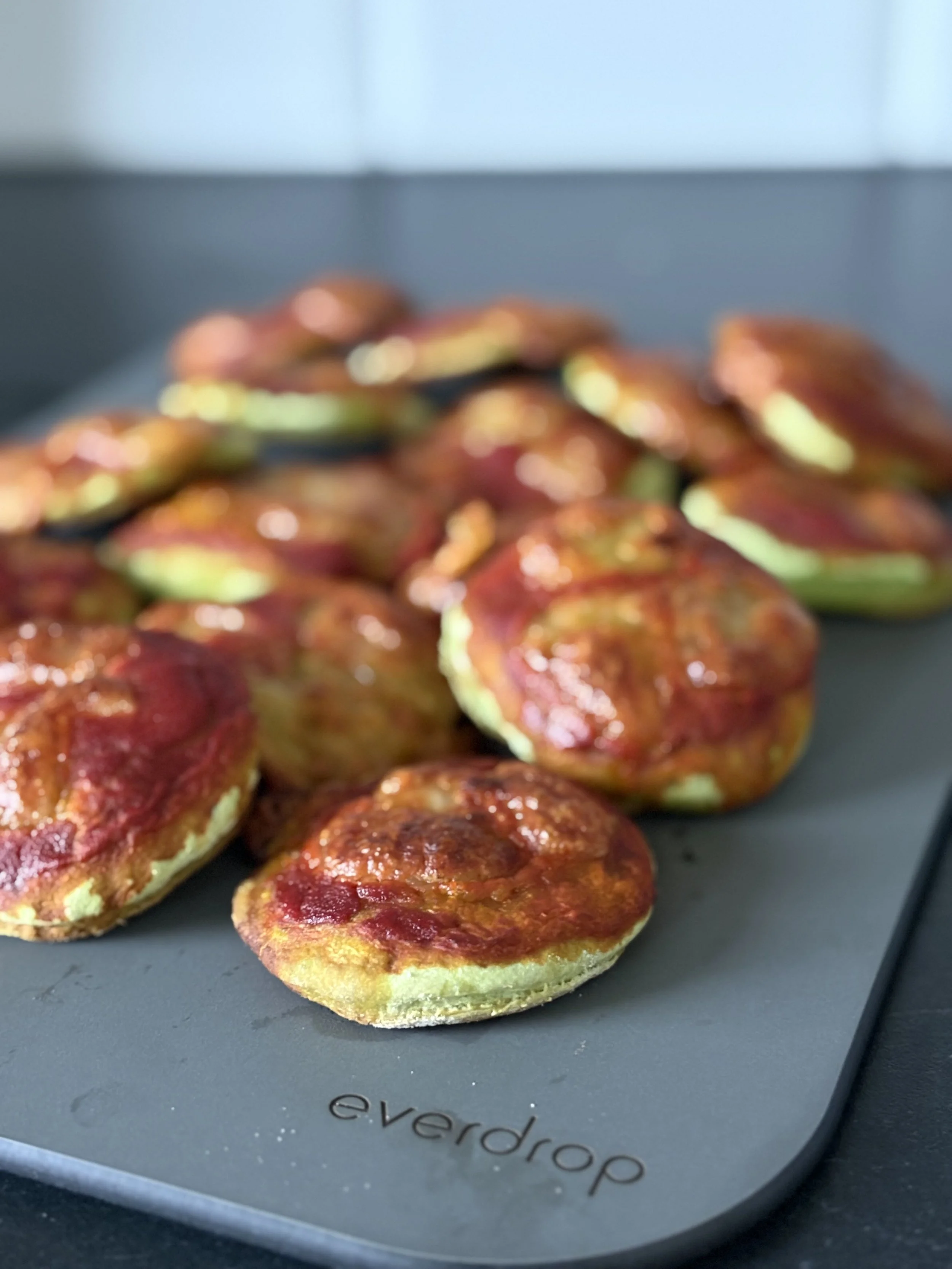 Spinach mini pizzas 