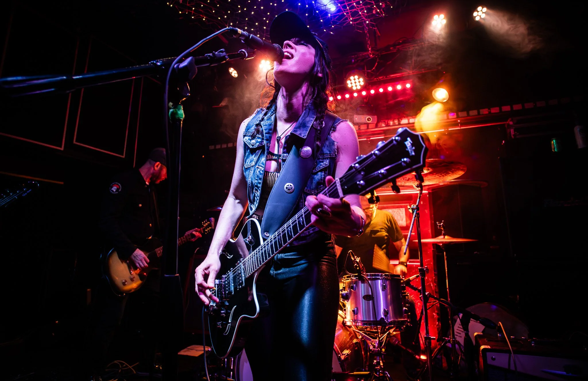 Violets at Liar's Club 6.13.25
