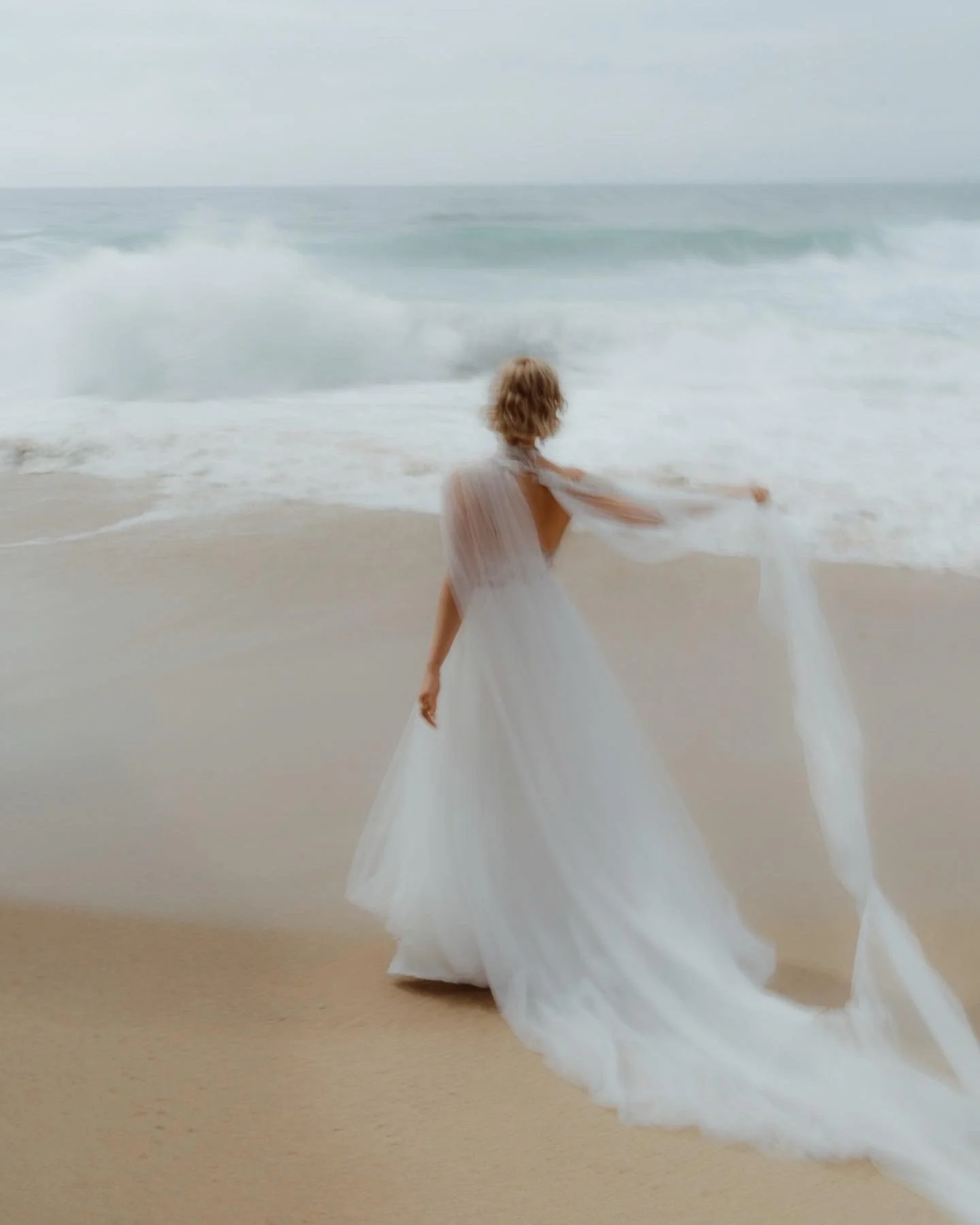 Waves #sintra #sintrawedding #sintraweddingphotographer #lisbon #lisbonweddingphotographer