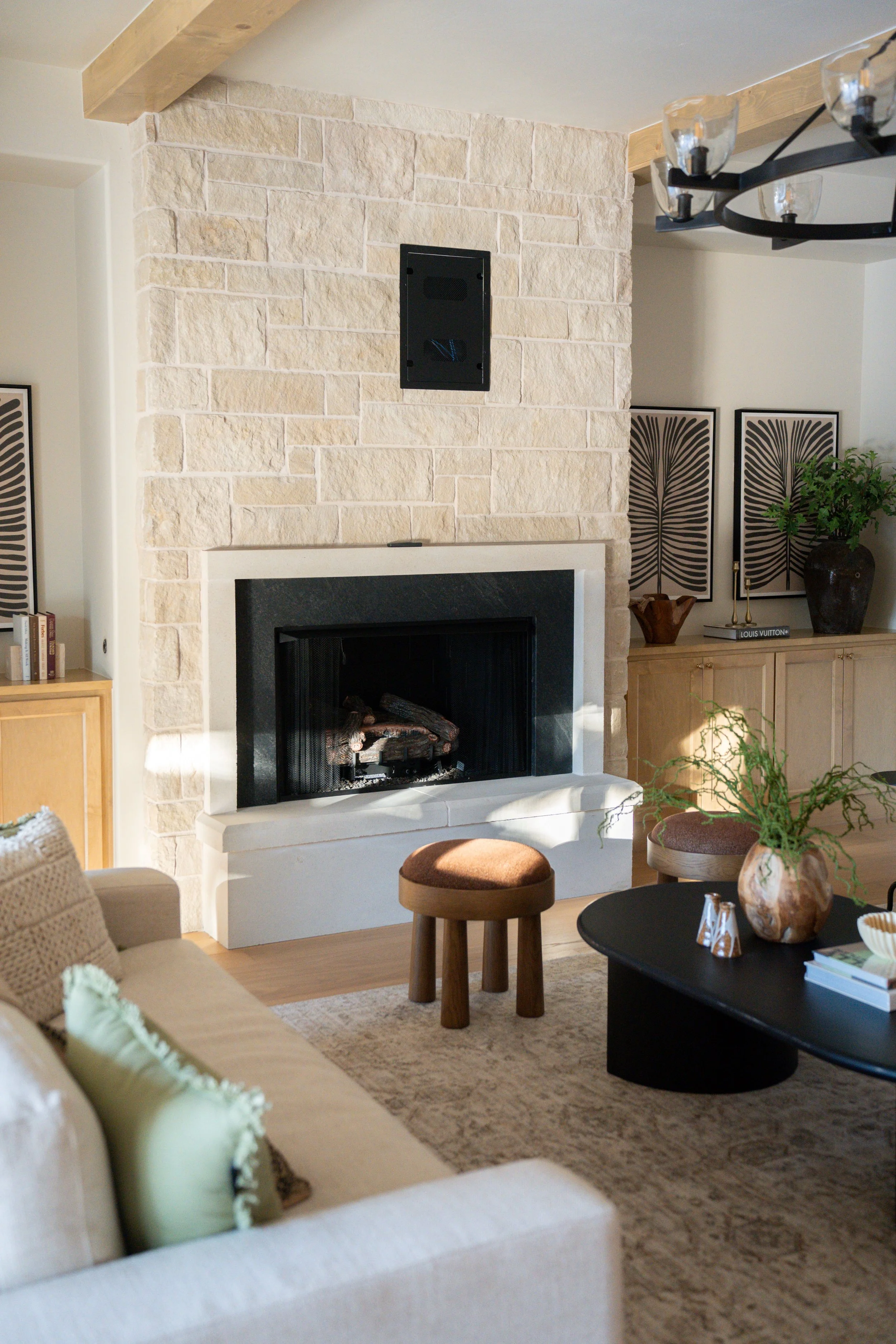 DSC09214 - fireplace.jpg