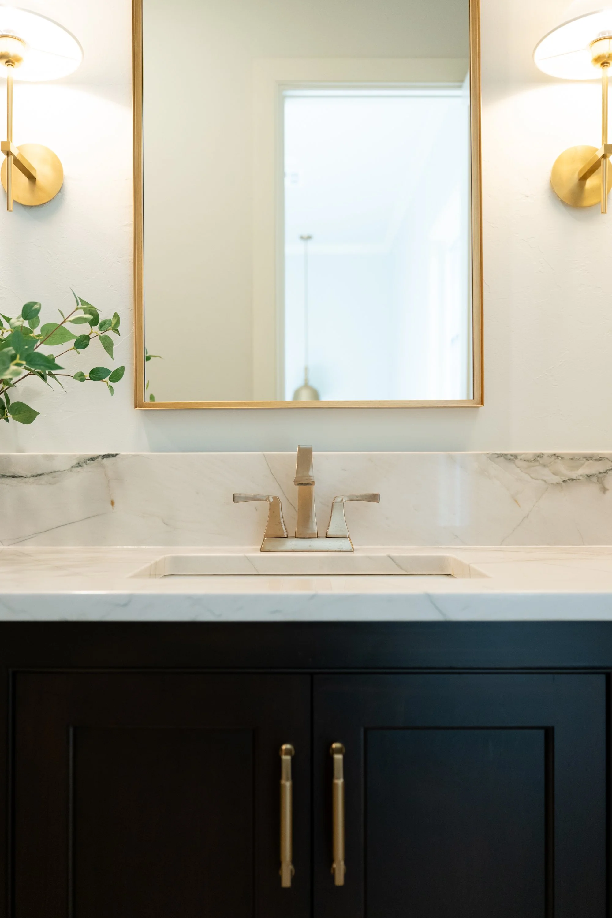 parade- guest bath.jpg