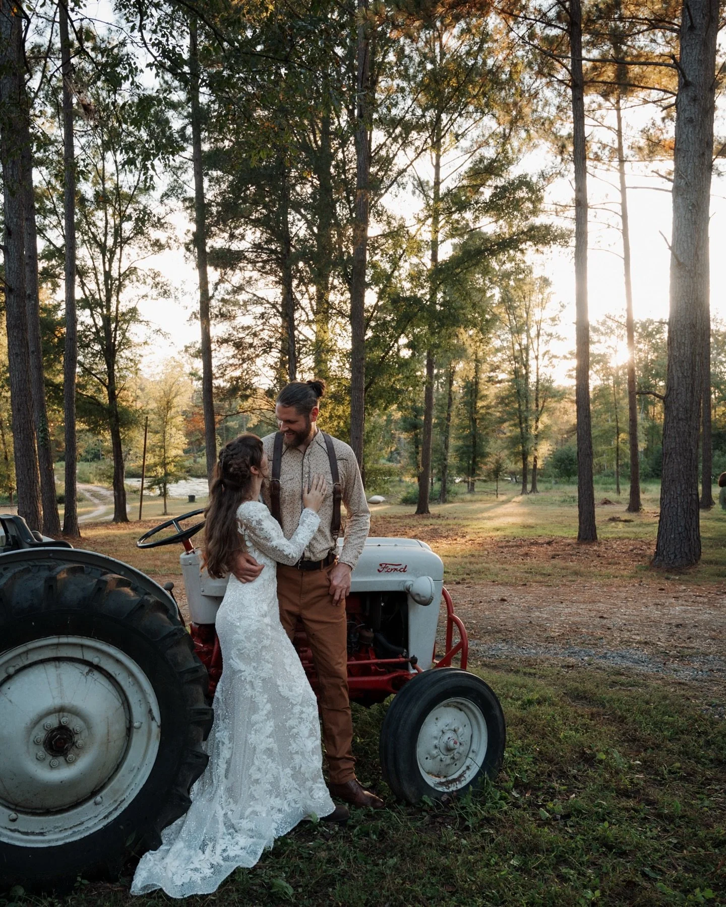 Wes &amp; Caitlin &bull; 9.27.25 The most stunning day celebrating Wes &amp; Caitlin on their beloved farm in Saxapahaw, a place they&rsquo;ve poured so much heart and soul into. 💍🌿✨ (And, yes you can book your wedding there)! Cheers to the couple!