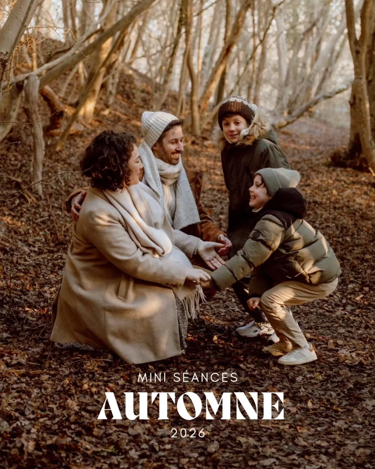 L'automne arrive, et avec la belle saison viennent aussi les mini s&eacute;ances. Le cadre : une for&ecirc;t aux couleurs fauves, les feuilles qui volent au vent et des rires, beaucoup de rires.

Alors, pour cette premi&egrave;re &eacute;dition, je v