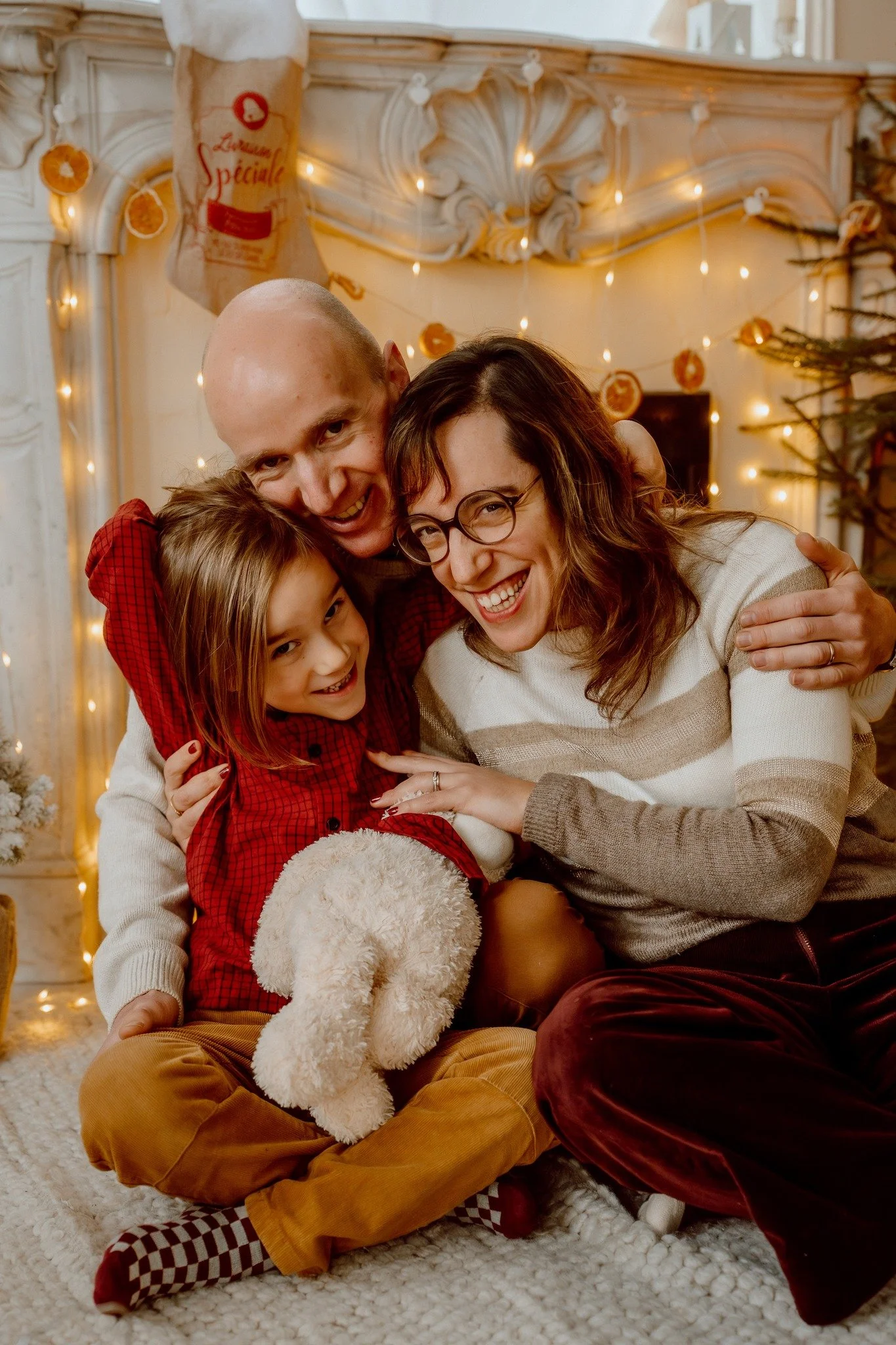 🎄 Les mini-s&eacute;ances de No&euml;l sont ouvertes !
J&rsquo;avais envie de vous proposer cette ann&eacute;e une petite parenth&egrave;se toute douce au studio, loin de l&rsquo;agitation de d&eacute;cembre.
15 &agrave; 20 minutes pour se retrouver