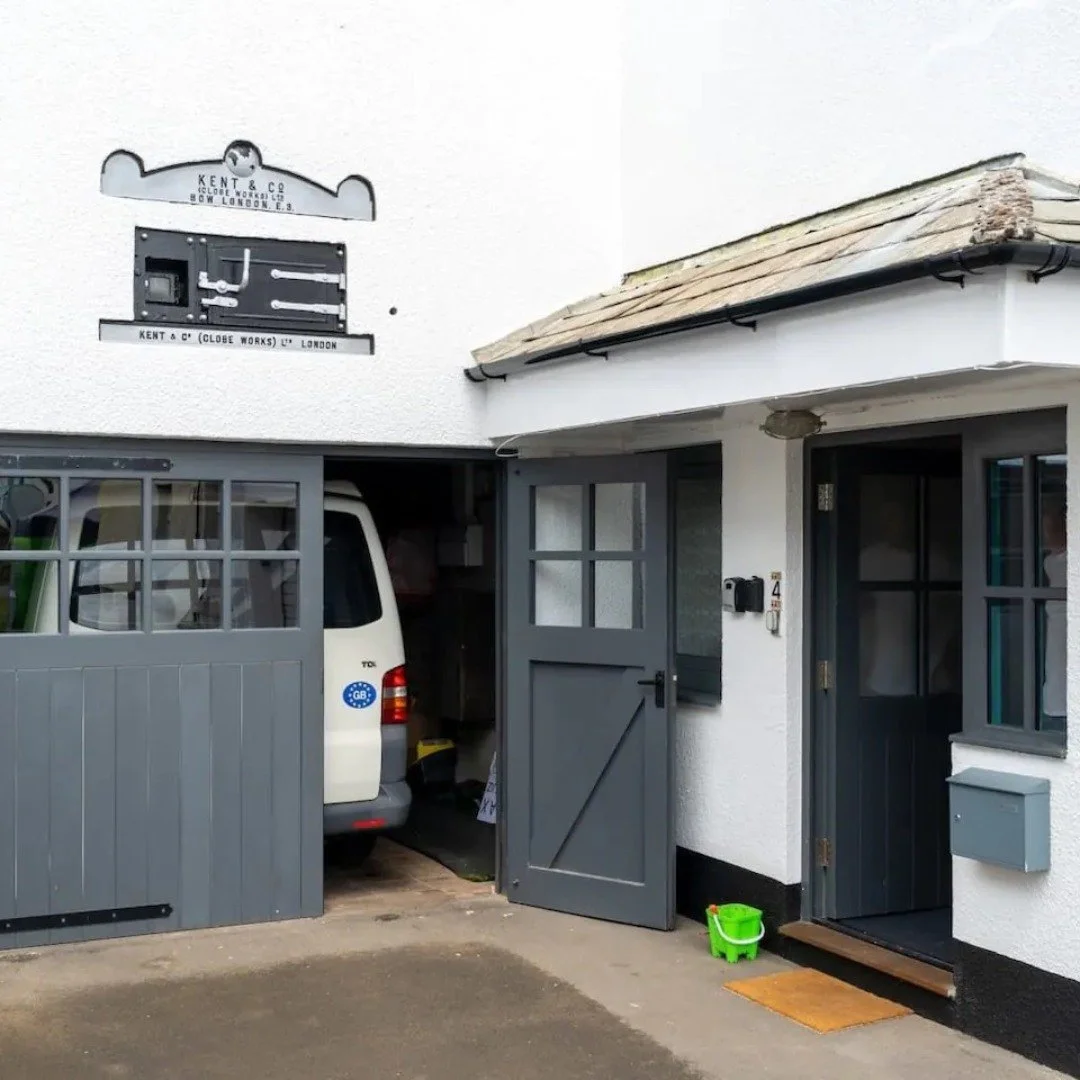 Even though we're central in Bude, we have private parking available for one car in our locked garage 🚗
You'll even have your own EV charger and space to store your surfboards 🤟
#theoldbakerybude #bude #cornwall #cornishaccommodation 
&bull;
&bull;