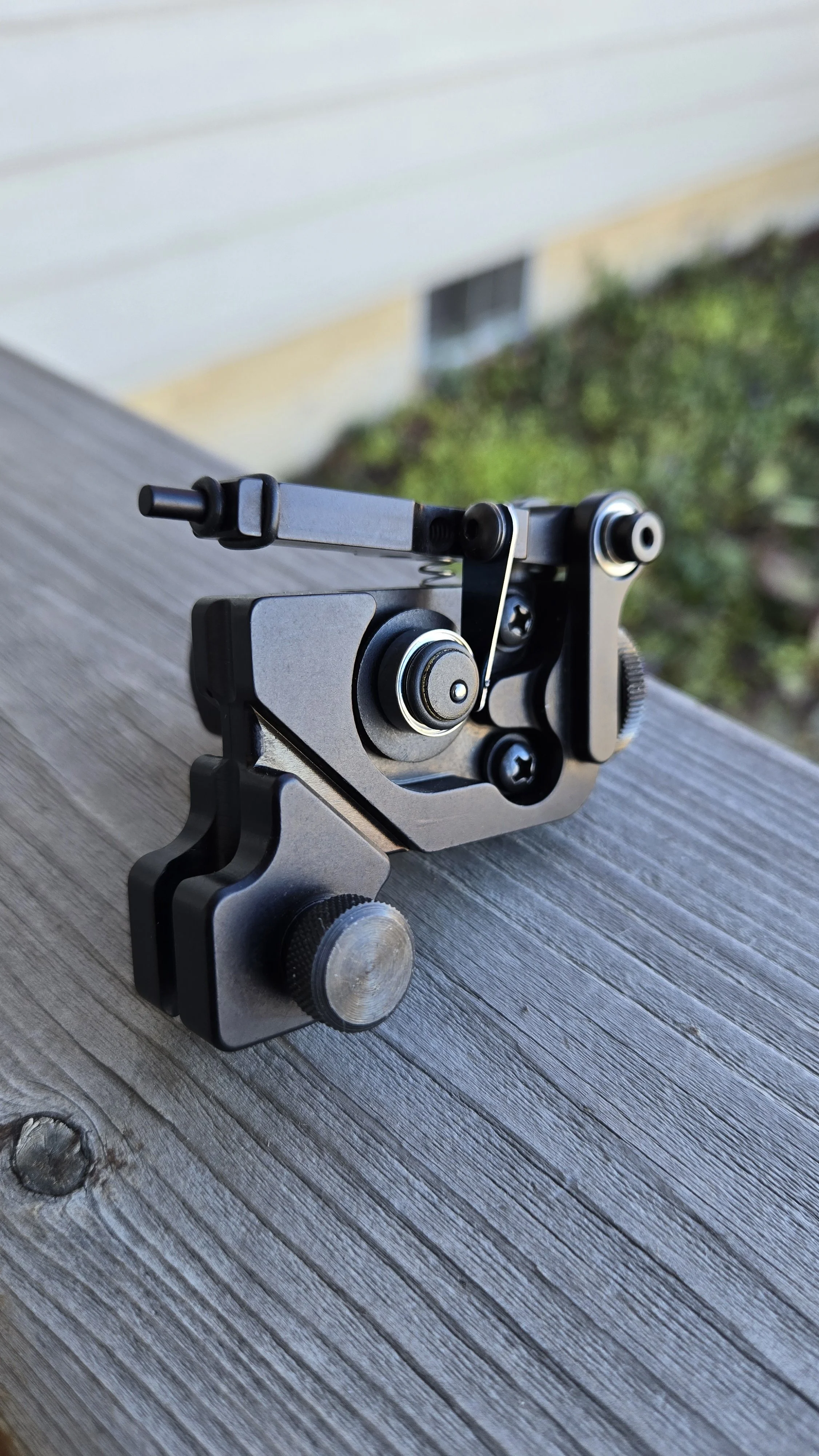 BETTY V2- BLACK BLACK