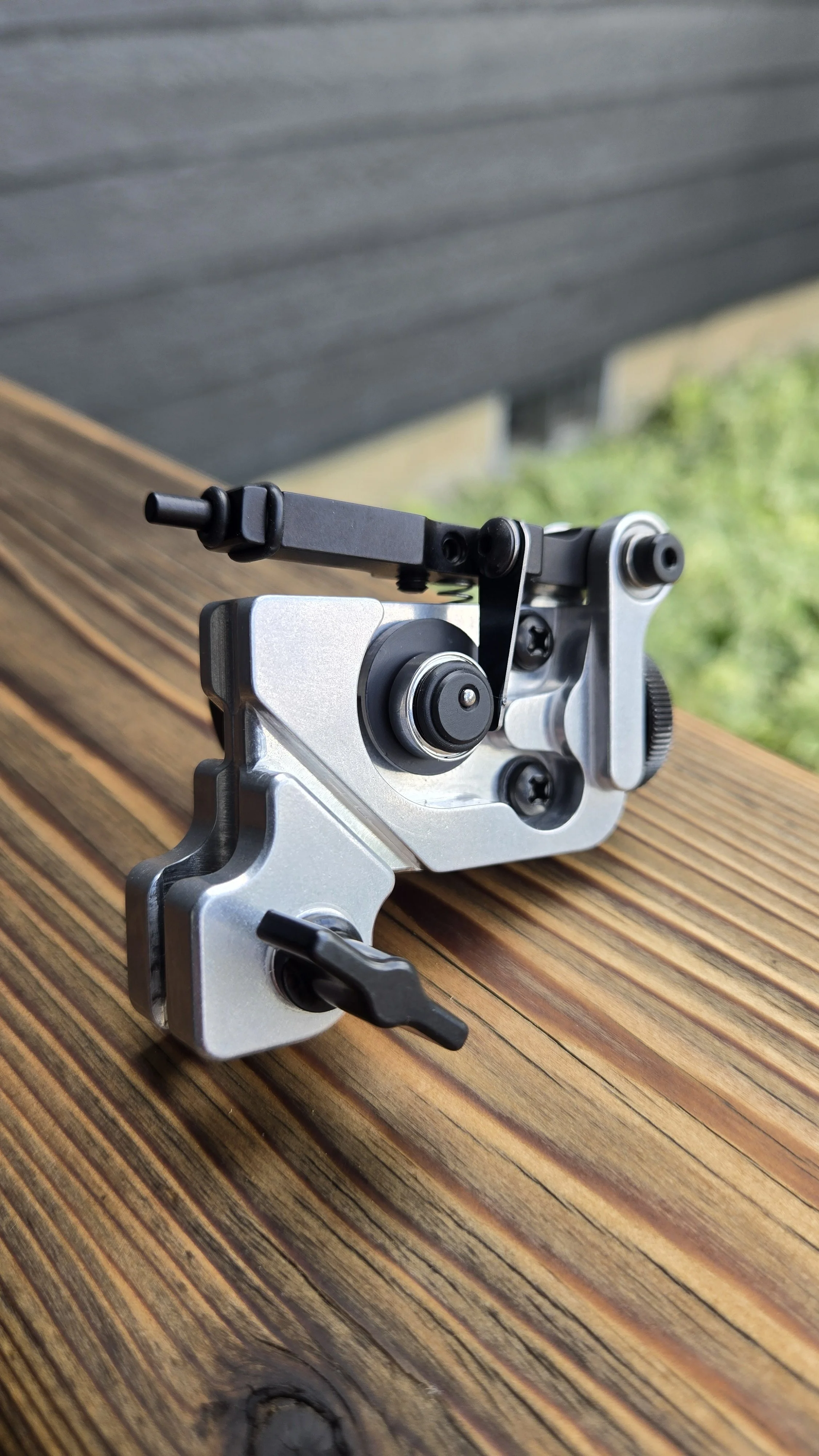 BETTY V2 Satin Aluminum