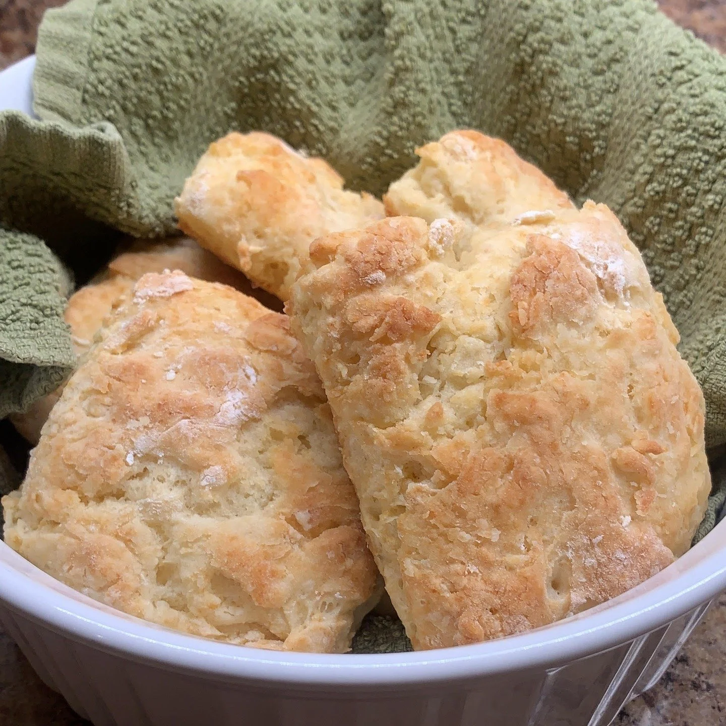 Buttermilk Biscuits: A cozy kitchen essential! What is your favourite way to enjoy biscuits? 

Ingredients

6 Tbsp (86 g) unsalted butter, cut into small cubes and kept ice‑cold
2 cups (275 g) all‑purpose flour
1 Tbsp honey
1/4 tsp baking soda
1 Tbsp