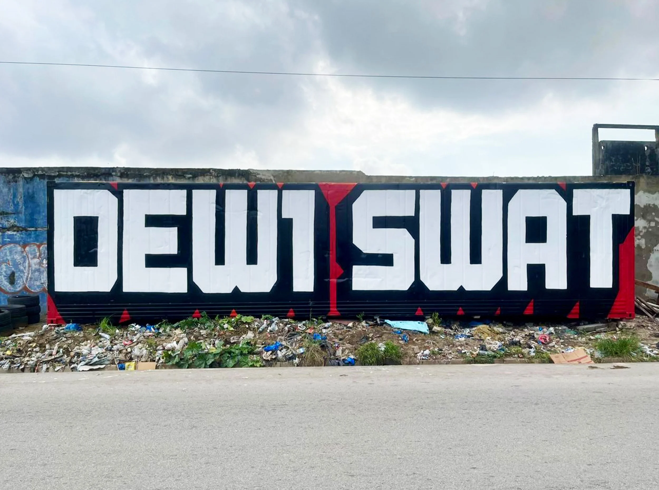 dew1xswat.JPG