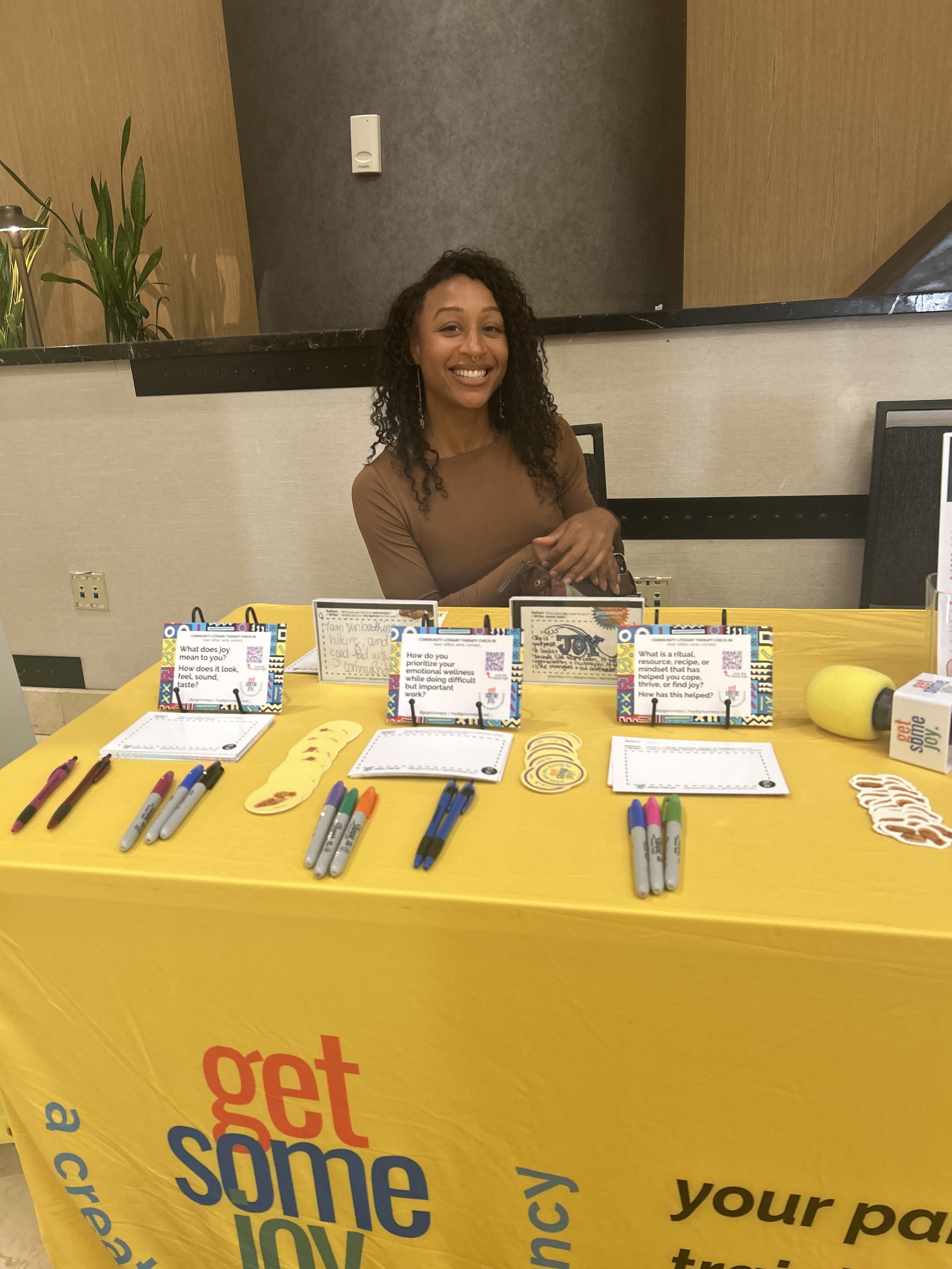 Enesha oakland table.jpg