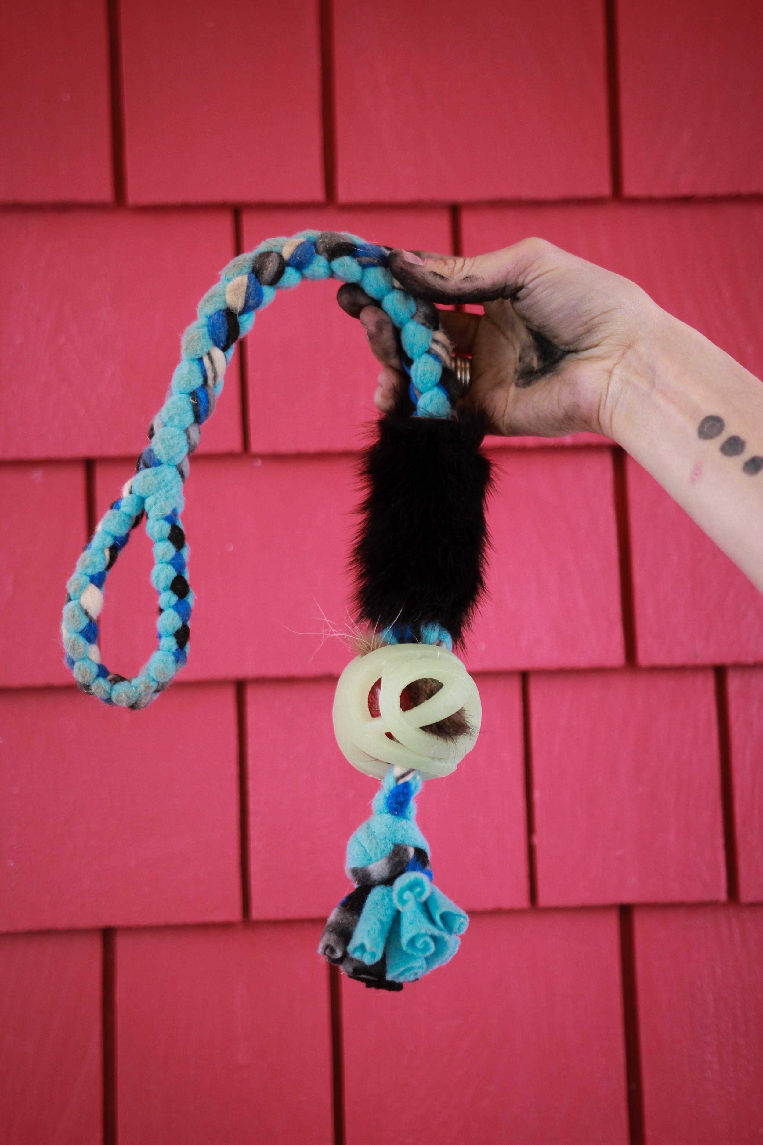 Tug avec balle & fourrure